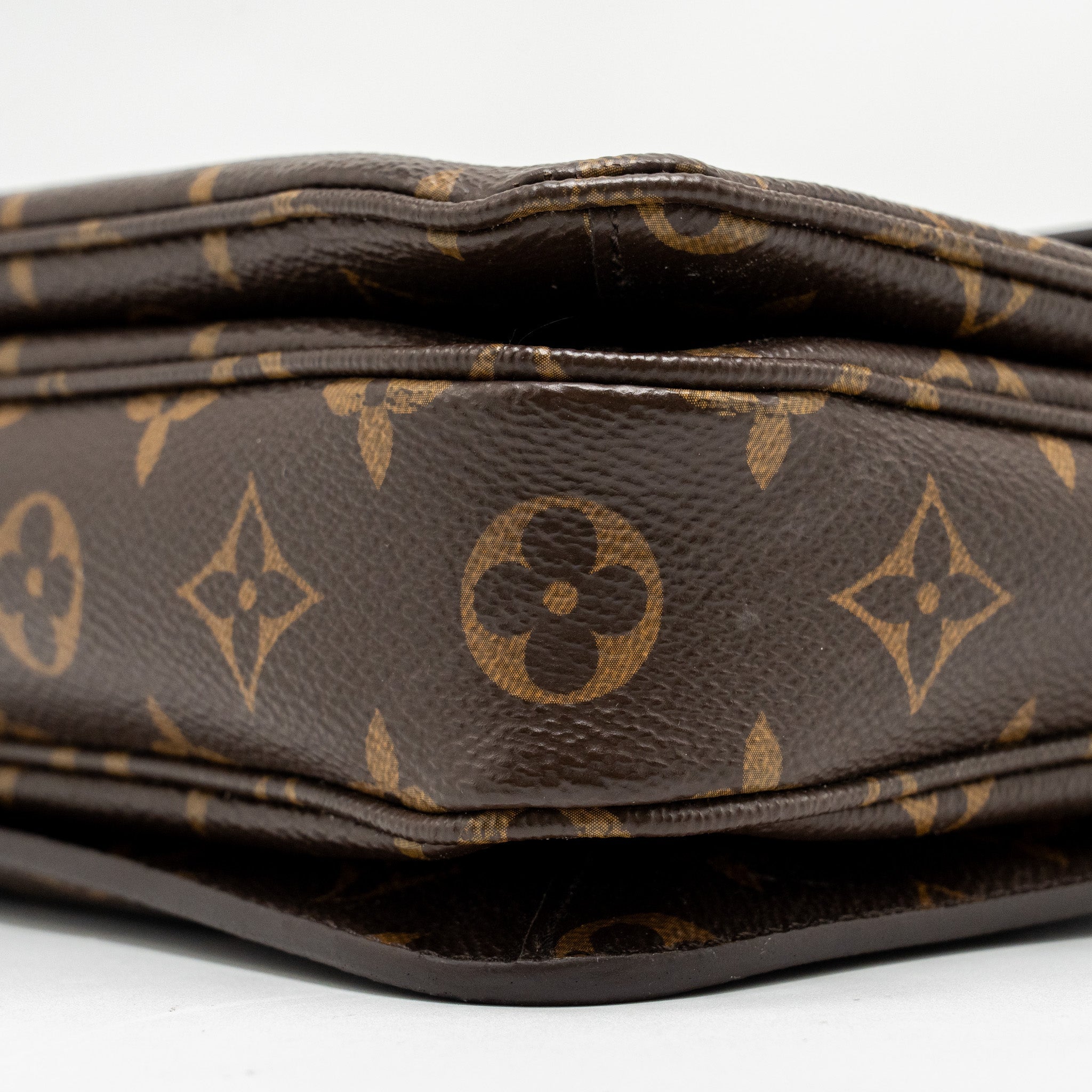 LOUIS VUITTON POCHETTE MÉTIS MONOGRAM CANVAS GHW