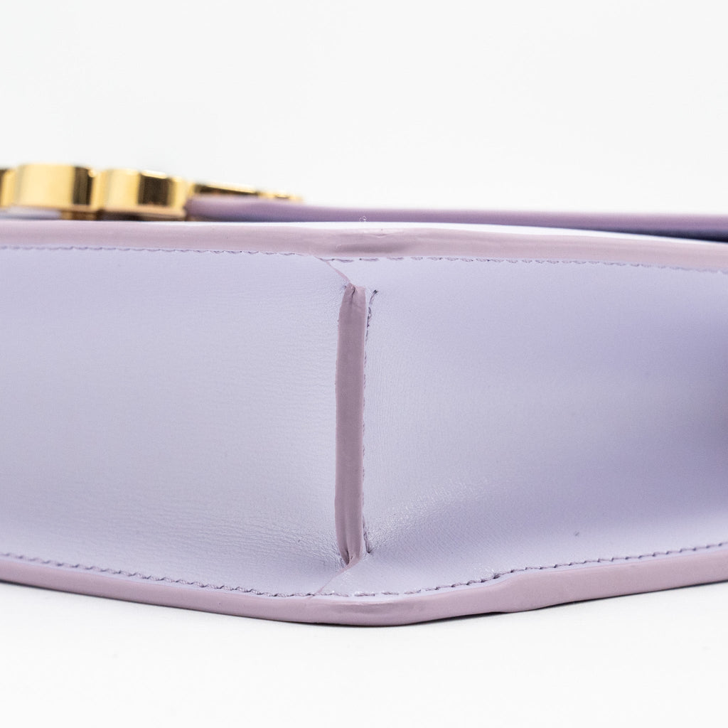 CELINE TRIOMPHE WALLET ON CHAIN MARGO SHINY CALFSKIN LIGHT LAVENDER GHW