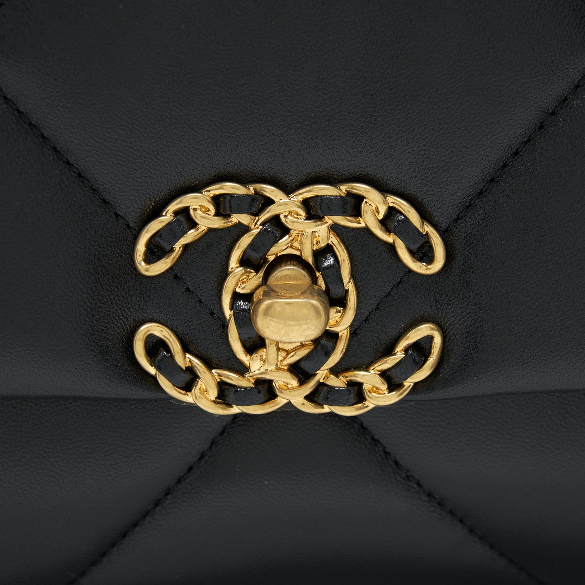 CHANEL SMALL 19 BAG LAMBSKIN BLACK WITH MULTICOLOUR HARDWARE (MICROCHIP)