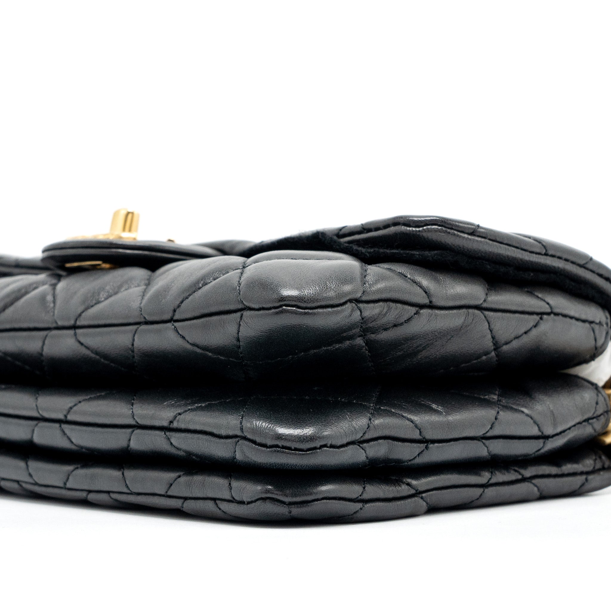 CHANEL 22K GOLD PILLAR ADJUSTABLE CHAIN FLAP BAG LAMBSKIN BLACK BRUSHED GHW (MICROCHIP)