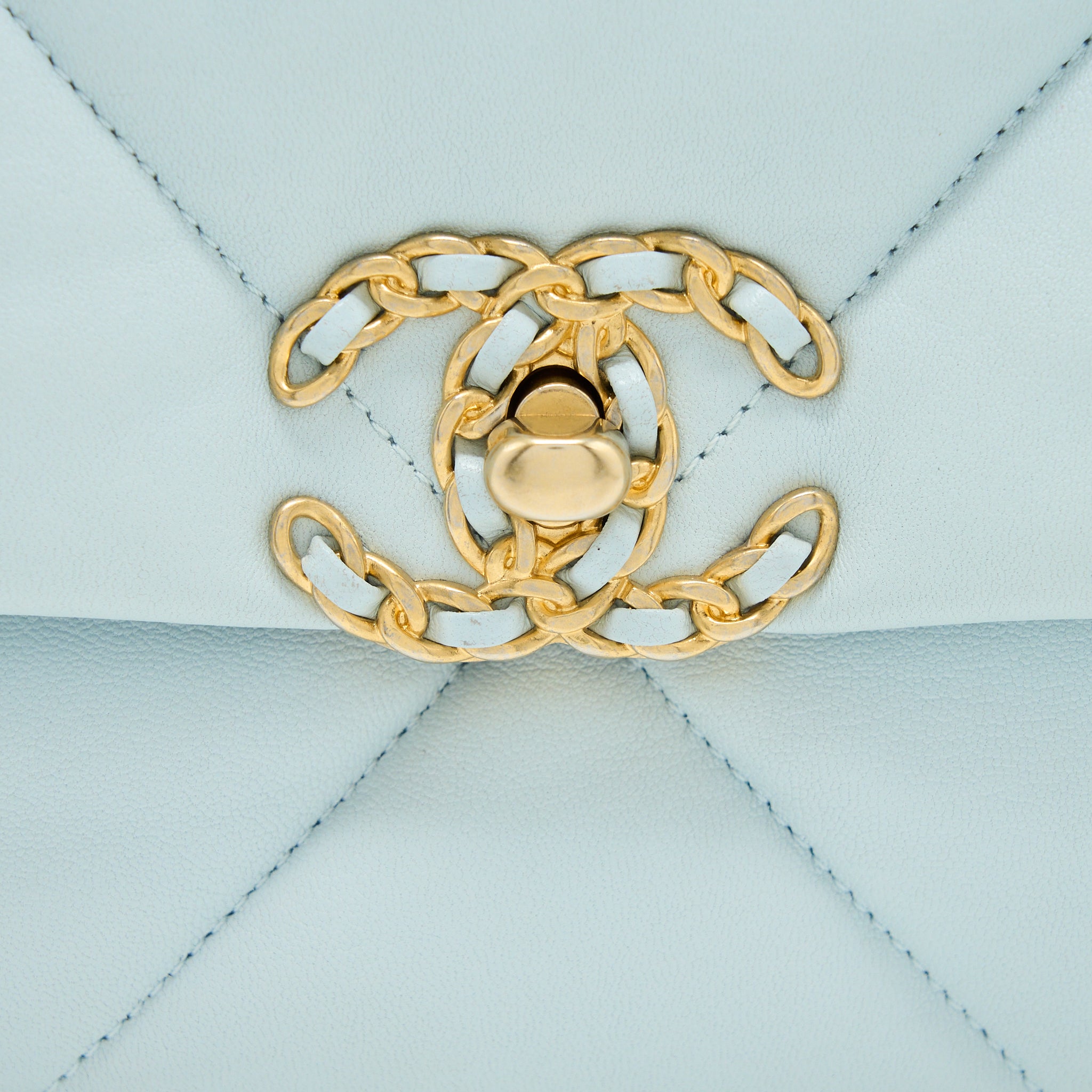 CHANEL SMALL 19 BAG LAMBSKIN LIGHT BLUE MULTICOLOUR HARDWARE (MICROCHIP)