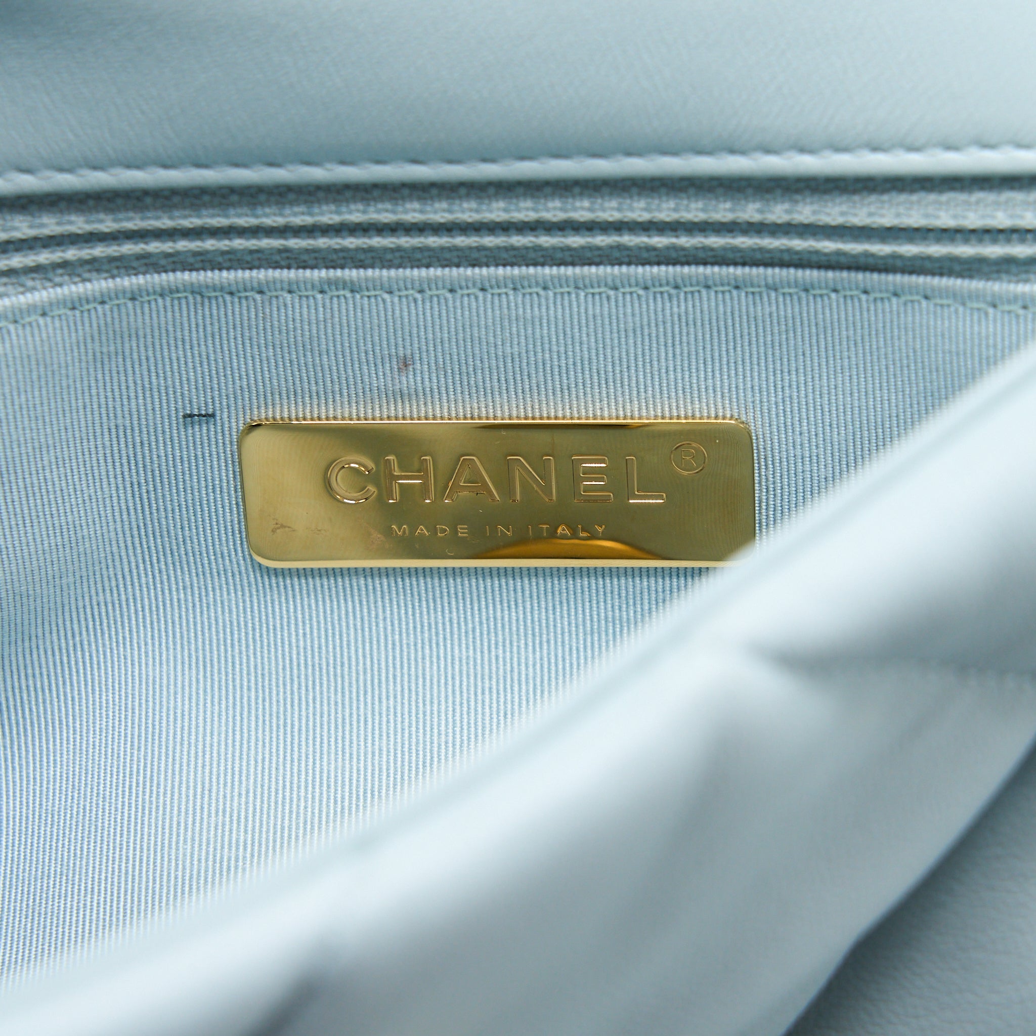 CHANEL SMALL 19 BAG LAMBSKIN LIGHT BLUE MULTICOLOUR HARDWARE (MICROCHIP)