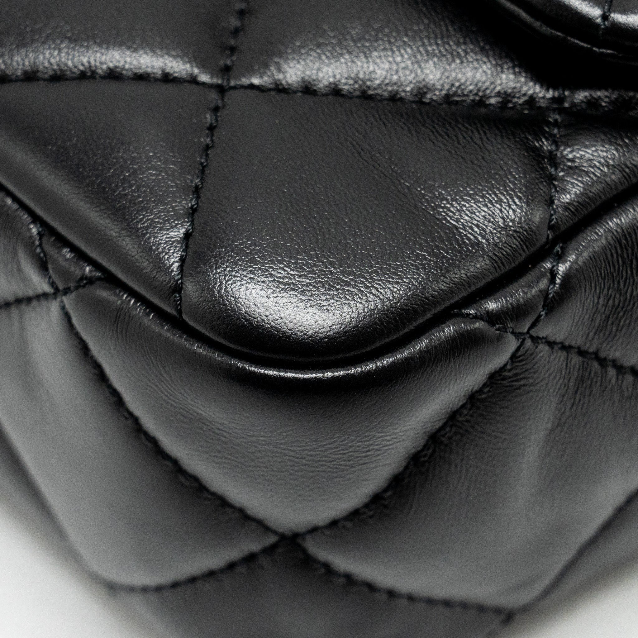 CHANEL 22B MINI FLAPBAG LAMBSKIN BLACK GHW (MICROCHIP)