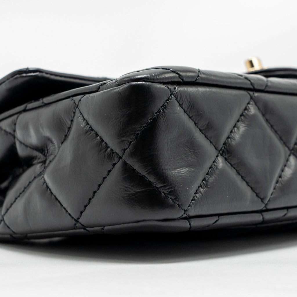 CHANEL 23A CLASSIC FLAP CLUTCH SHINY CALFSKIN BLACK GHW (MICROCHIP)
