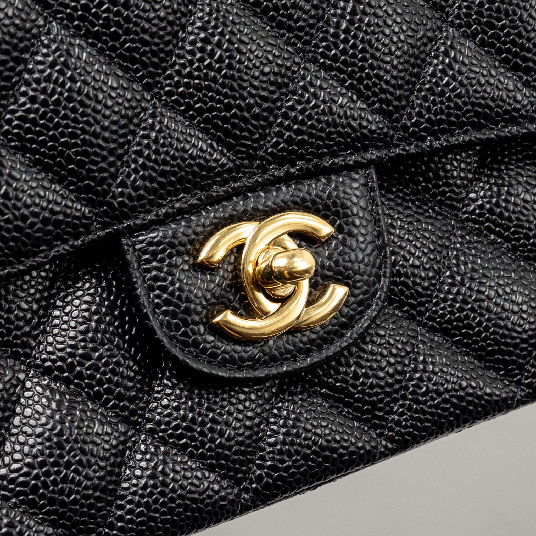 CHANEL MEDIUM CLASSIC DOUBLE FLAP BAG CAVIAR BLACK GHW