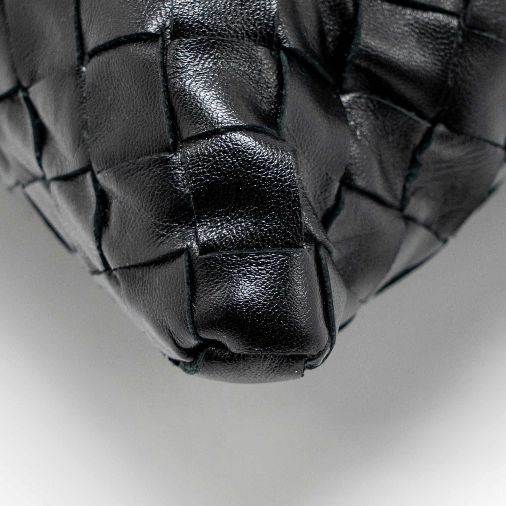 BOTTEGA VENETA HOP BAG CALFSKIN BLACK GHW