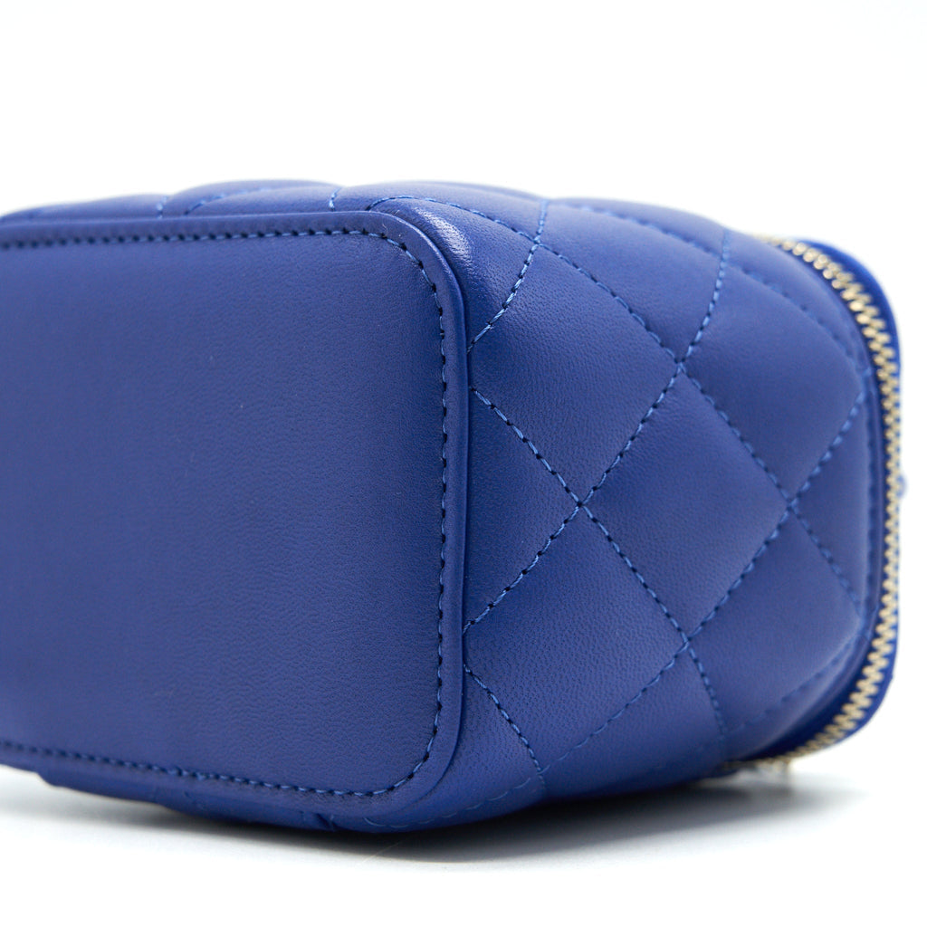 CHANEL 21K MINI TOP HANDLE VANITY WITH CHAIN BLUE LGHW