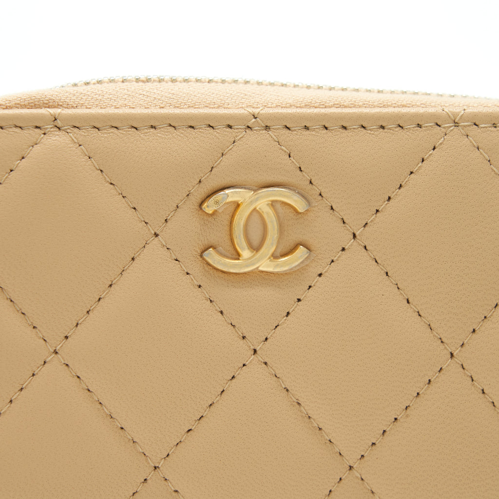 CHANEL 22C PEARL CRUSH CARD HOLDER WITH CHAIN BEIGE GHW