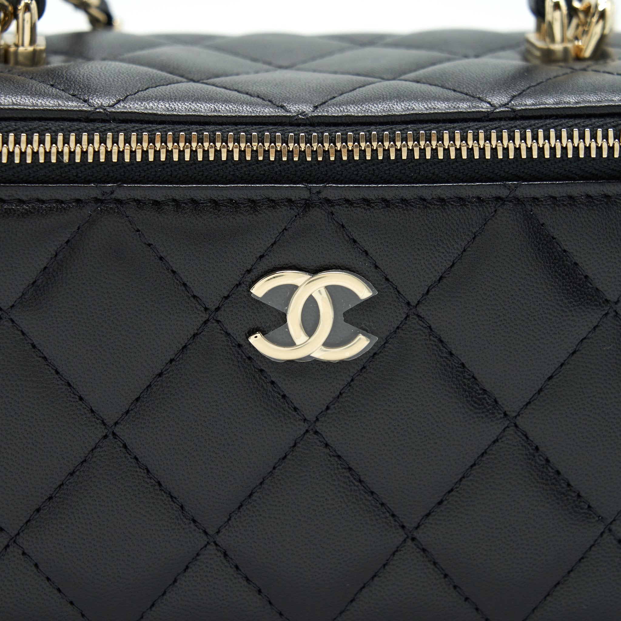 CHANEL 21K TOP HANDLE RECTANGULAR VANITY WITH CHAIN BLACK LGHW