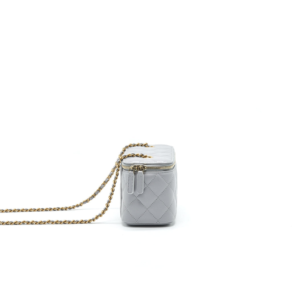 CHANEL 21B PEARL CRUSH LONG VANITY WITH CHAIN LIGHT GREY GHW