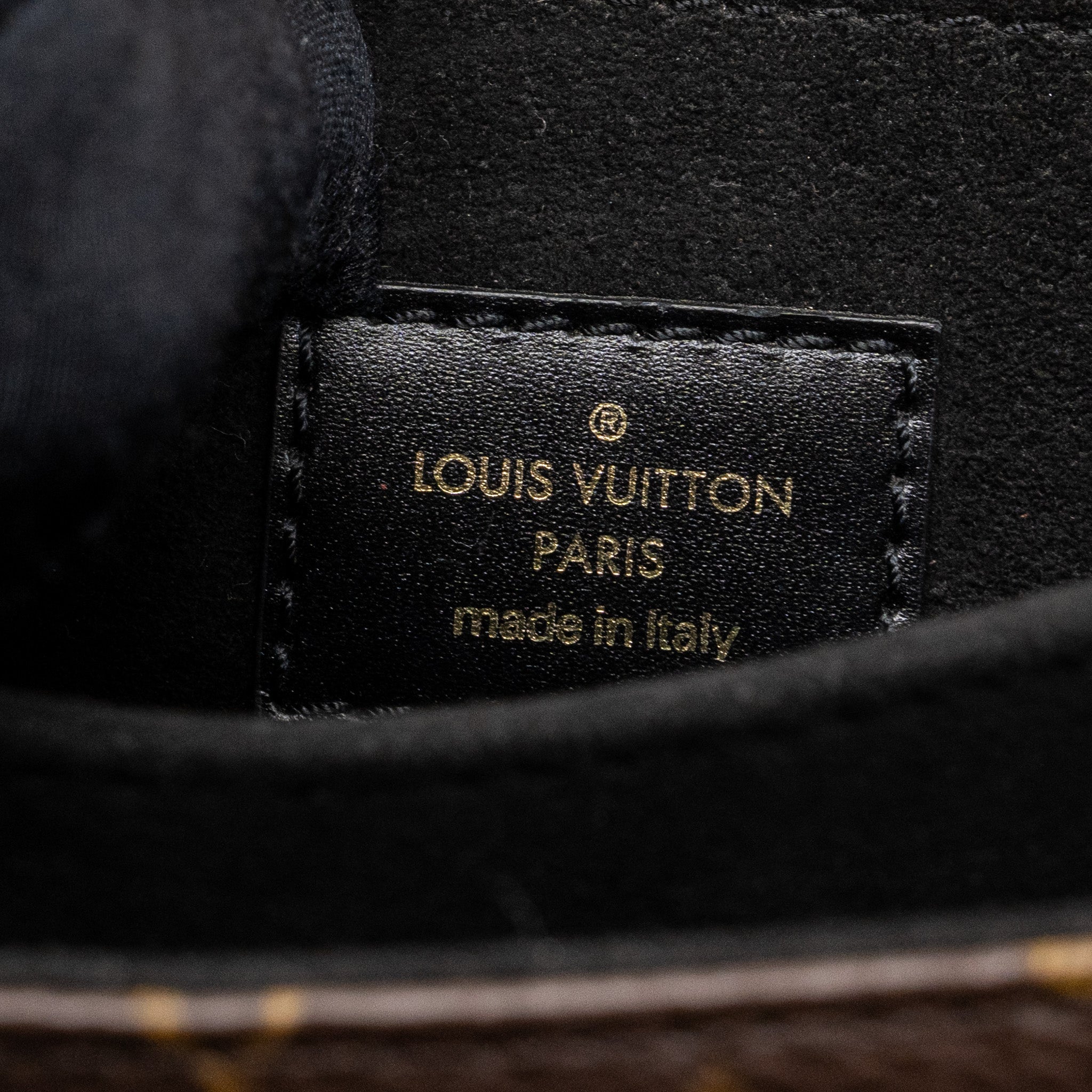 LOUIS VUITTON POCHETTE MÉTIS REVERSE MONOGRAM CANVAS GHW