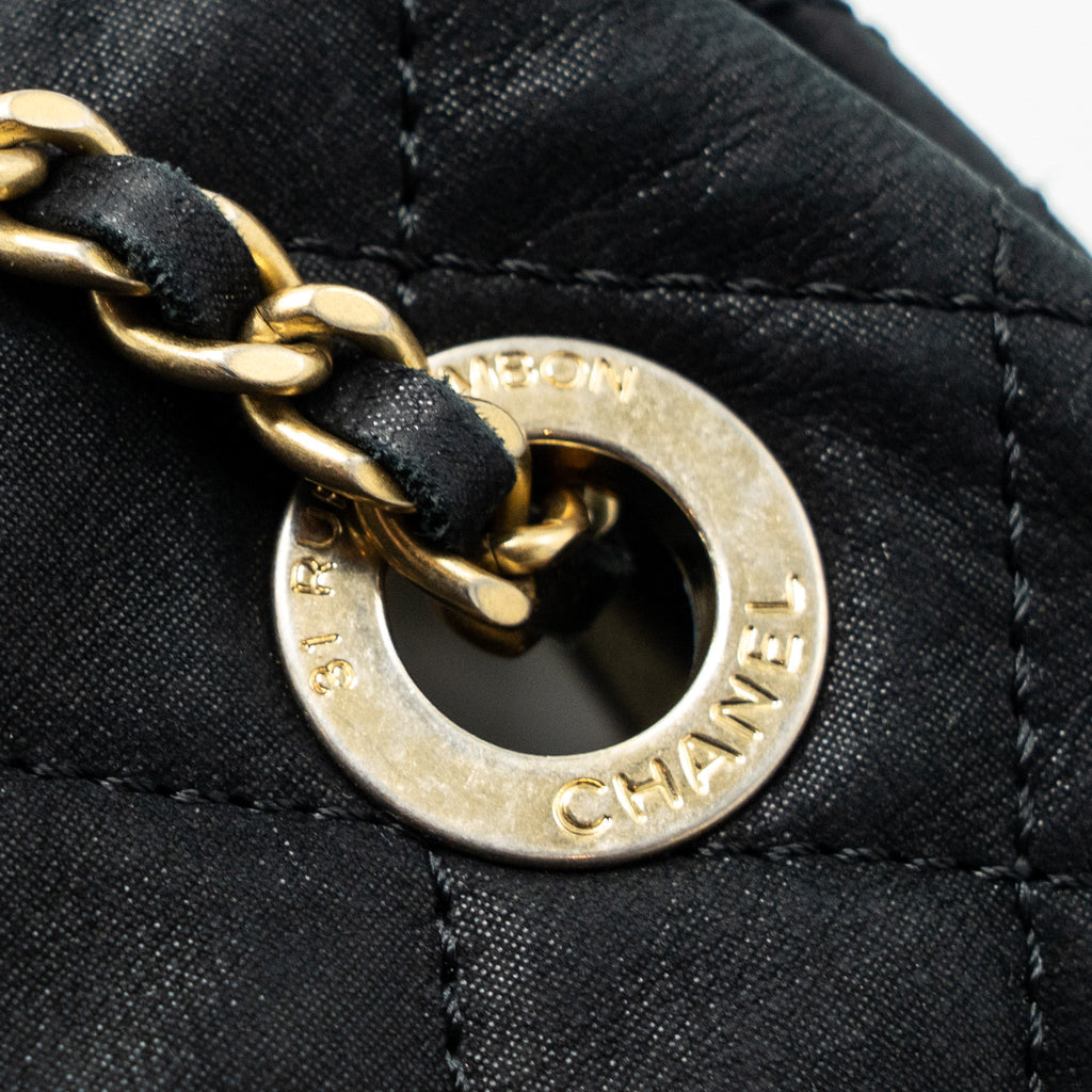 CHANEL QUILTED SEASONAL FLAP BAG CALFSKIN IRIDESCENT BLACK WITH GHW