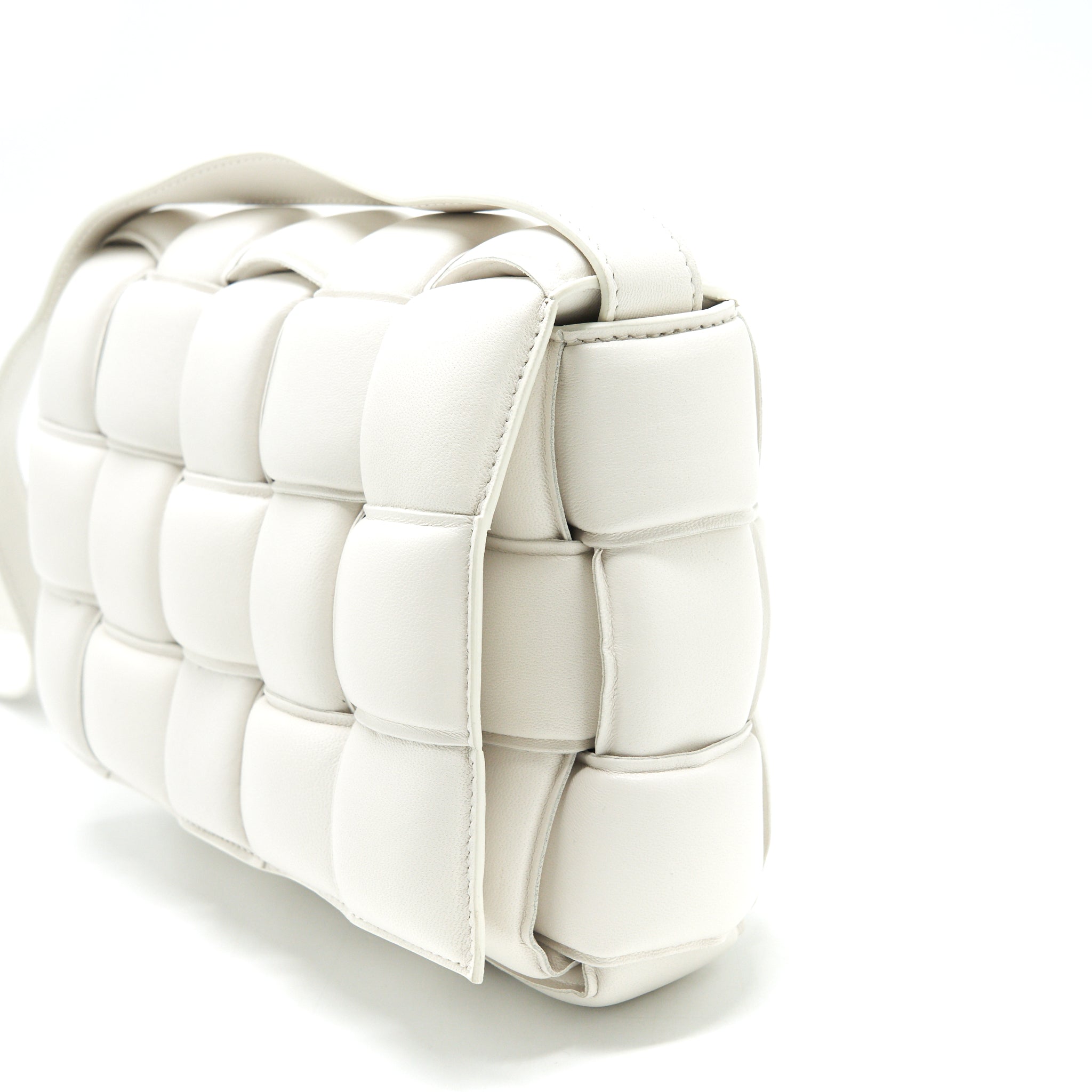 BOTTEGA VENETA PADDED CASSETTE BAG WHITE