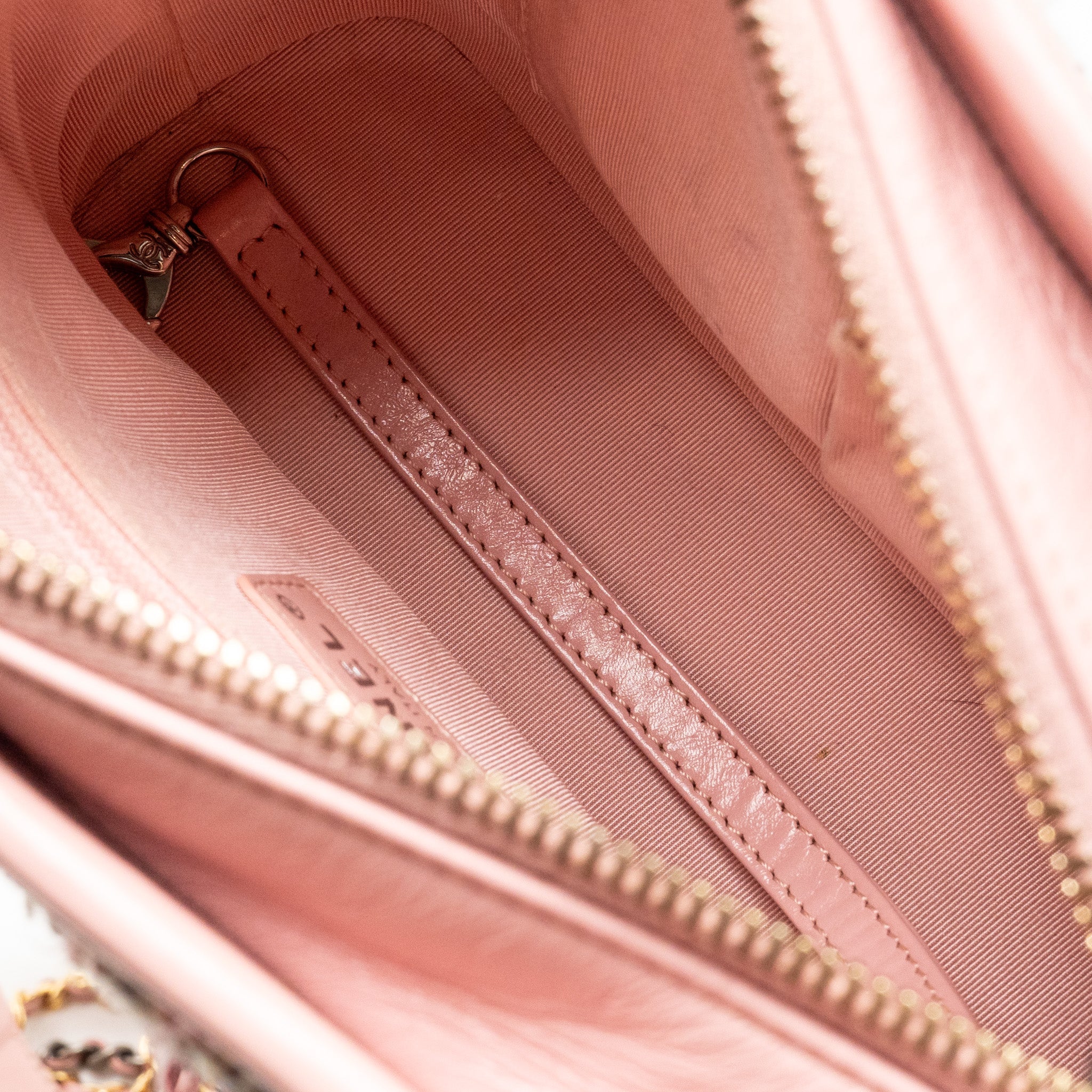 CHANEL SMALL GABRIELLE HOBO BAG TWEED/SHINY CALFSKIN PINK MULTICOLOURED HARDWARE
