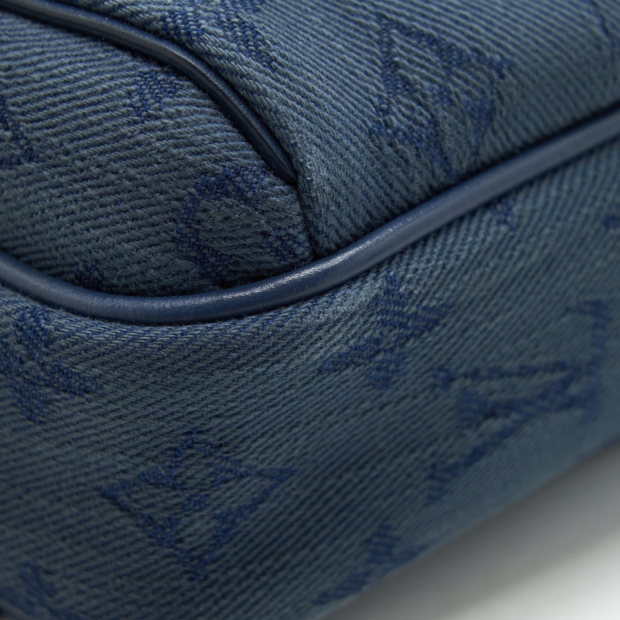 LOUIS VUITTON OUTDOOR BUMBAG DENIM NAVY