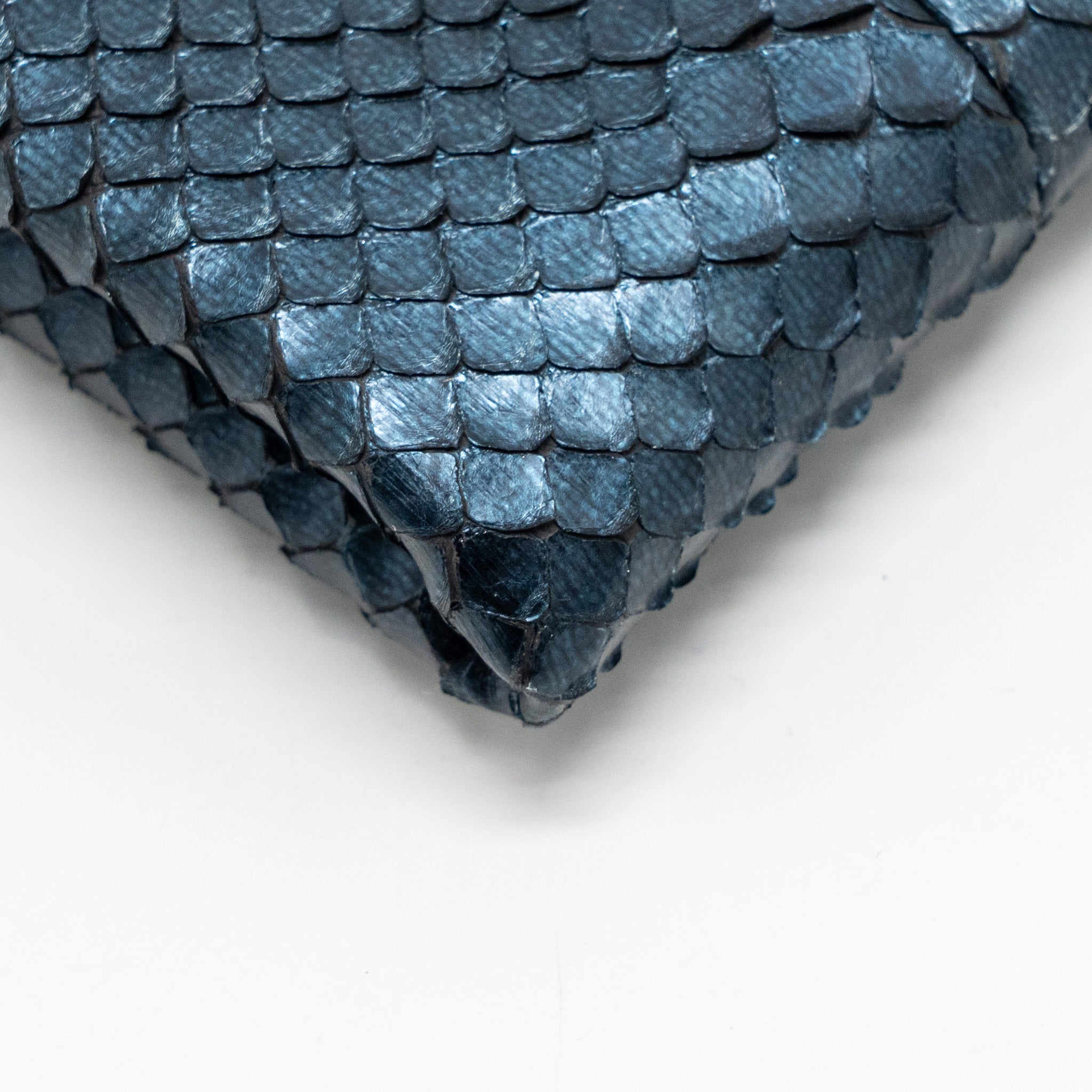 BVLGARI CLUTCH BAG PYTHON/NAPPA ROYAL SAPPHIRE/BLACK LGHW