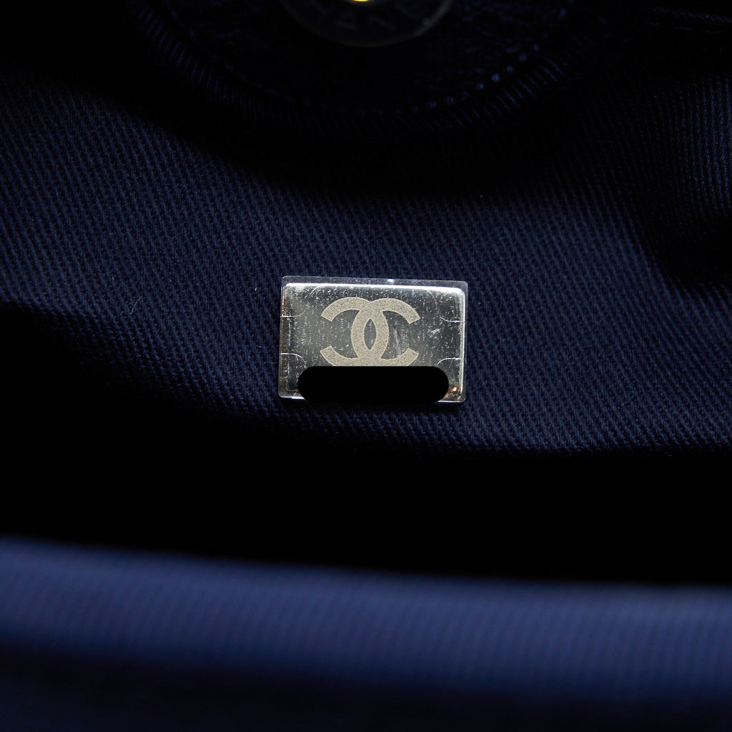 CHANEL PM DEAUVILLE TOTE BAG CANVAS NAVY SHW (MICROCHIP)