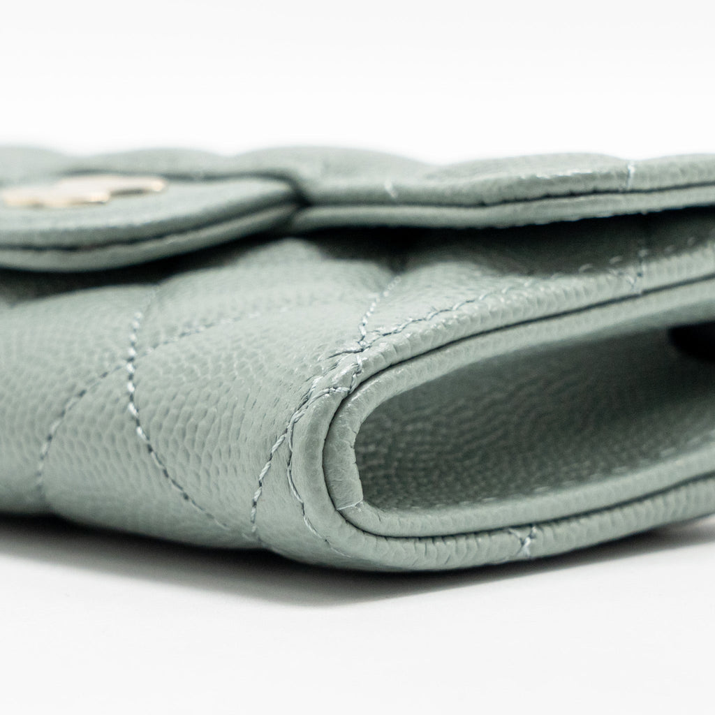 CHANEL CLASSIC FLAP CARD HOLDER CAVIAR LIGHT GREEN LGHW(MICROCHIP)