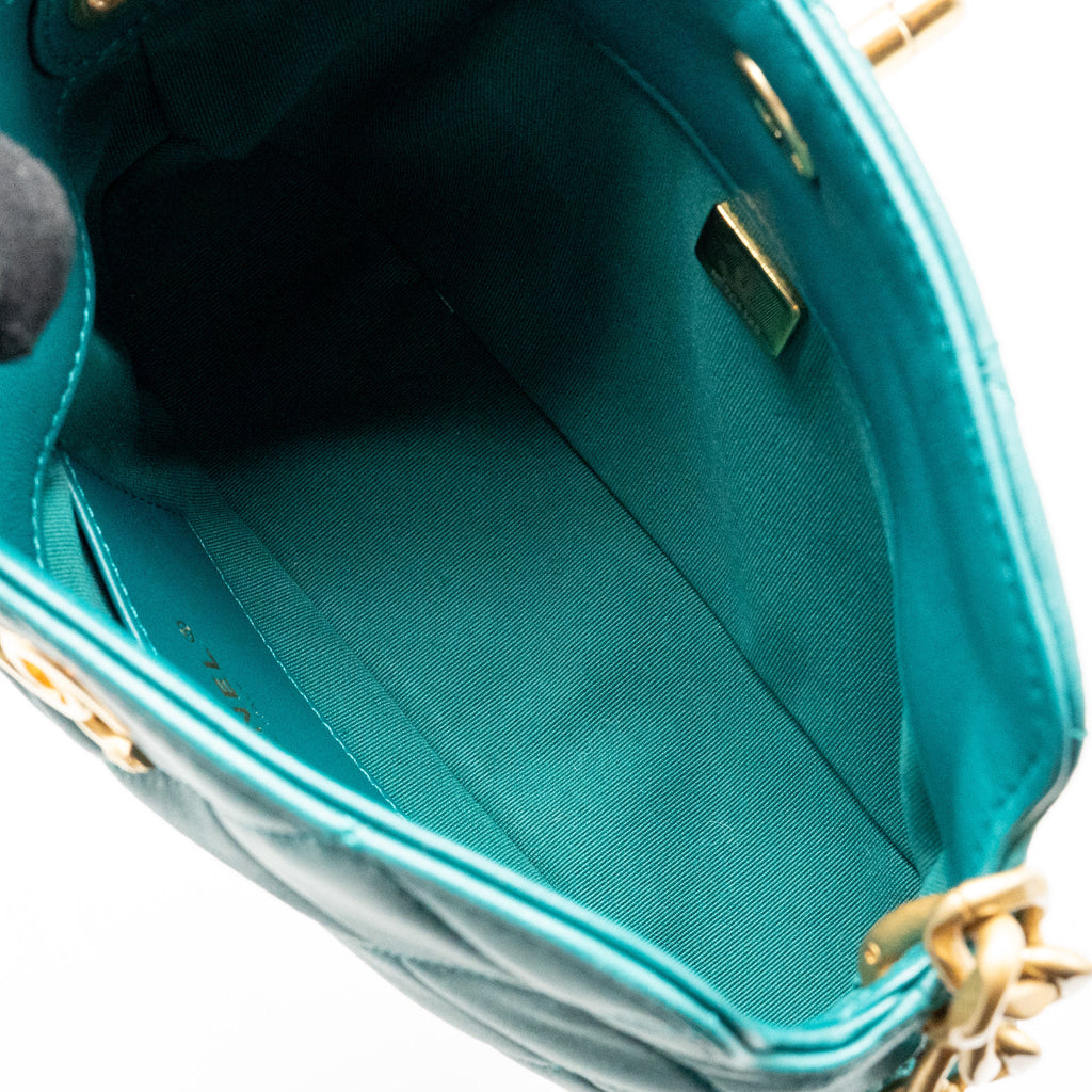 CHANEL 23A SMALL CC HOBO BAG WITH DETAILED CHAIN LAMBSKIN DARK GREEN GHW (MICROCHIP)