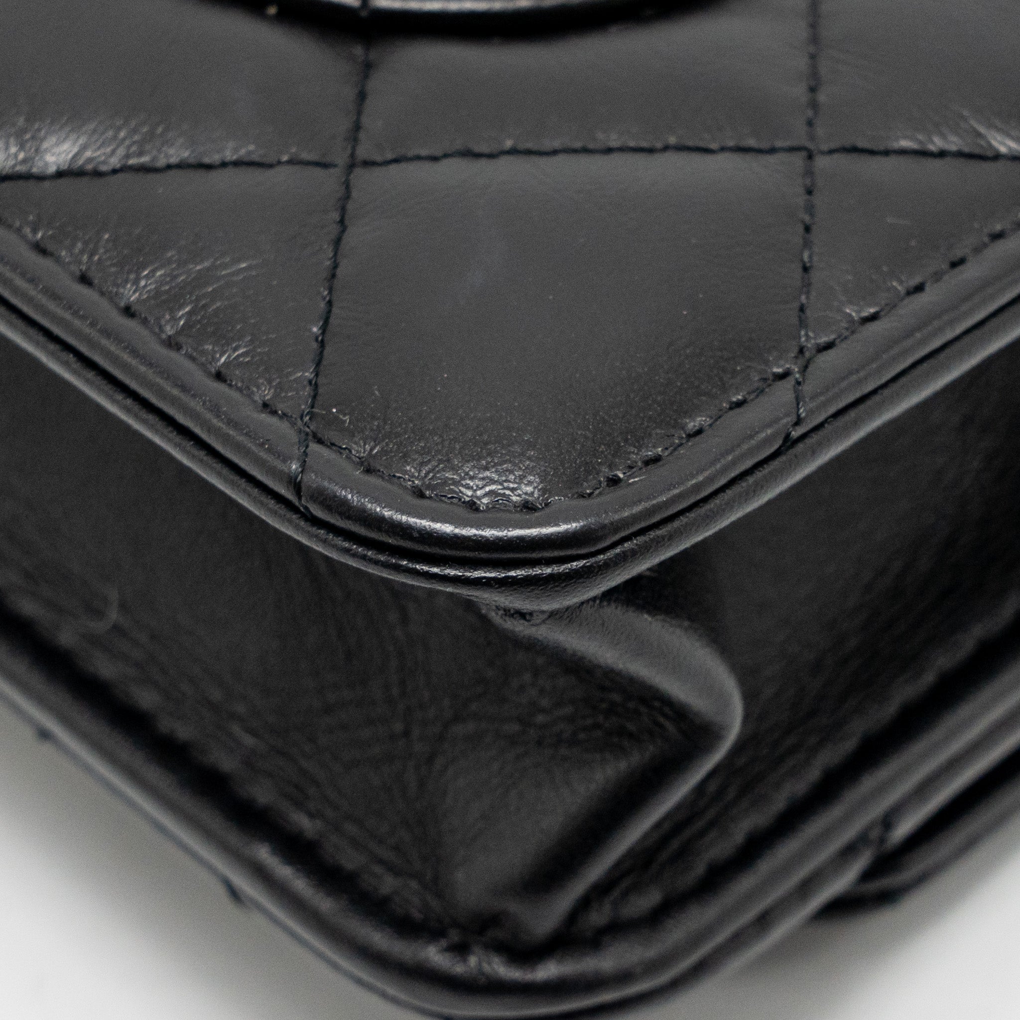 CHANEL 2.55 REISSUE WALLET ON CHAIN AGED CALFSKIN BLACK GHW (MICROCHIP)