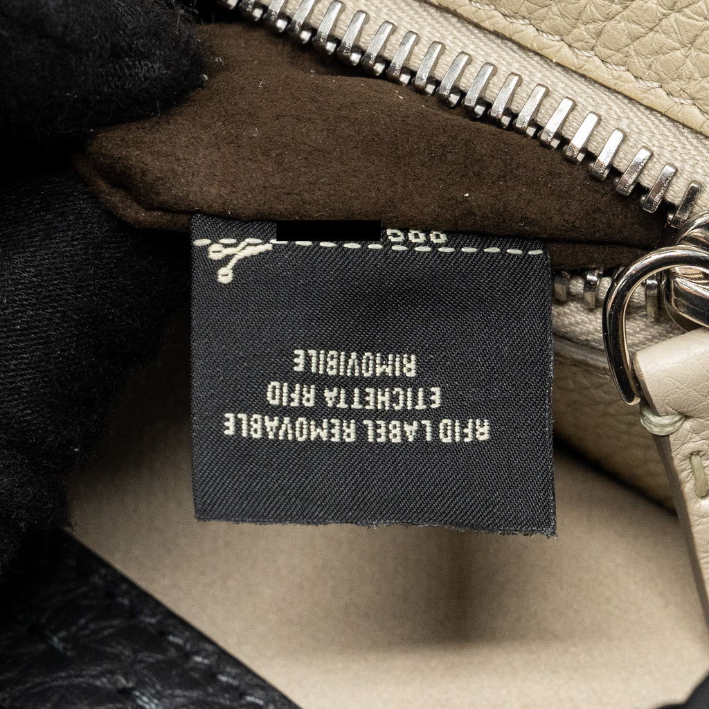 FENDI MEDIUM PEEKABOO BAG SELLERIA LEATHER BLACK SHW
