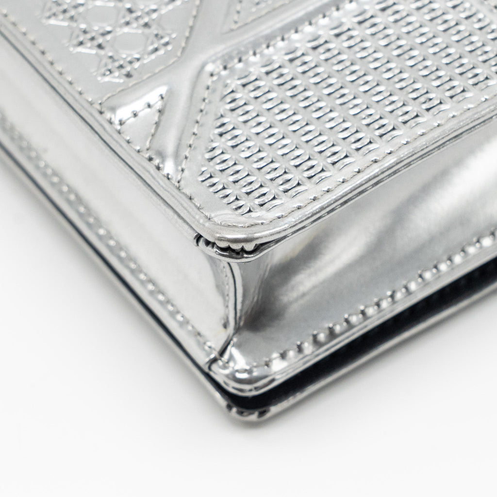 DIOR DIORAMA WALLET ON CHAIN CALFSKIN SILVER SHW