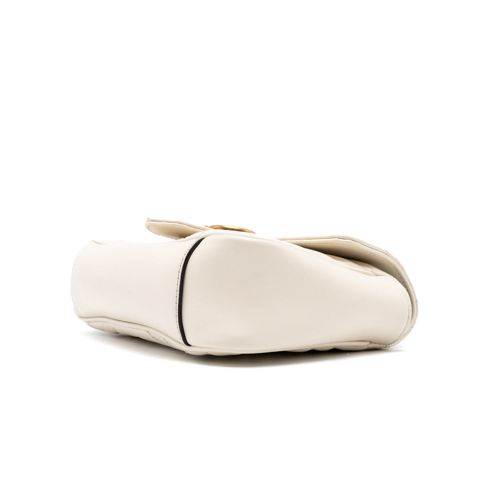 GUCCI GG MARMONT MINI BAG MATELASSÉ CALFSKIN WHITE BRUSHED GHW