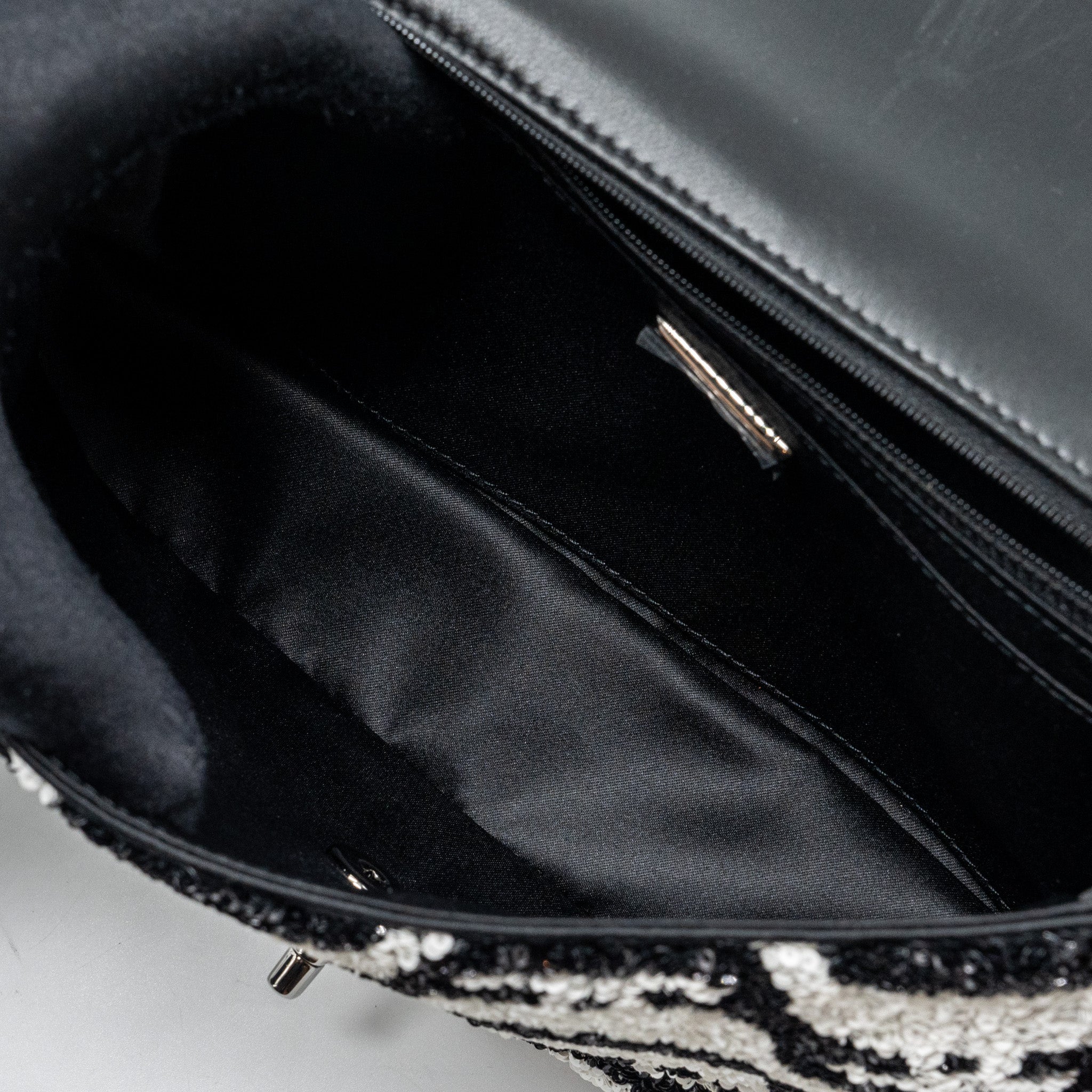 CHANEL 21P LIMITED EDITION FLAP BAG SEQUINS/ SATIN BLACK/ WHITE SHW