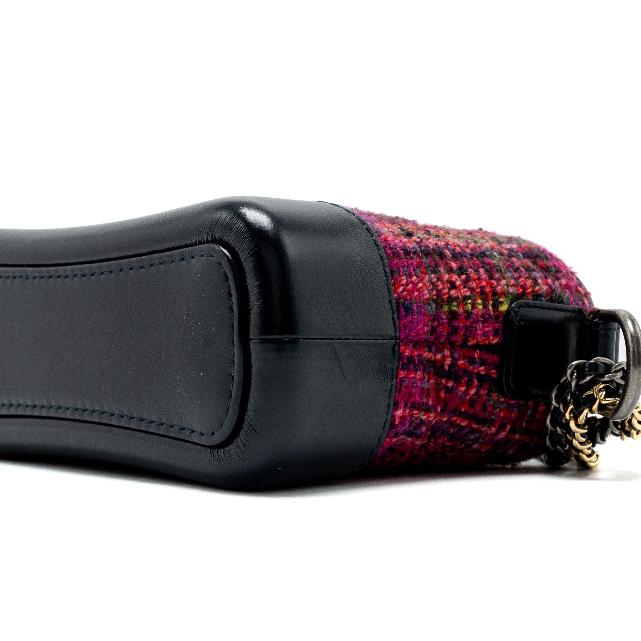 CHANEL SMALL GABRIELLE HOBO BAG TWEED/CALFSKIN MULTICOLOUR MULTICOLOUR HARDWARE