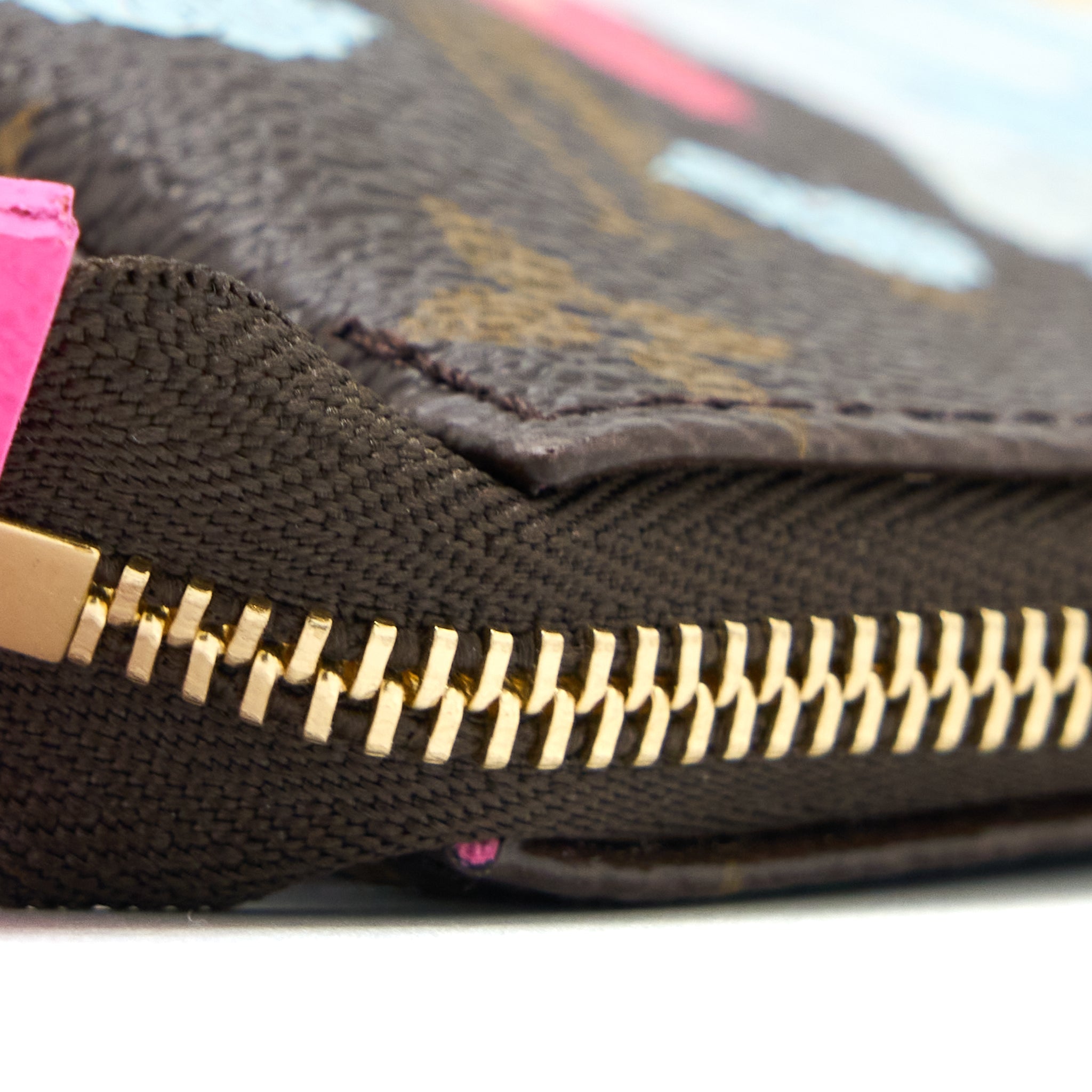 LOUIS VUITTON MINI POCHETTE ACCESSCORIES MONOGRAM CANVAS/HOT PINK GHW