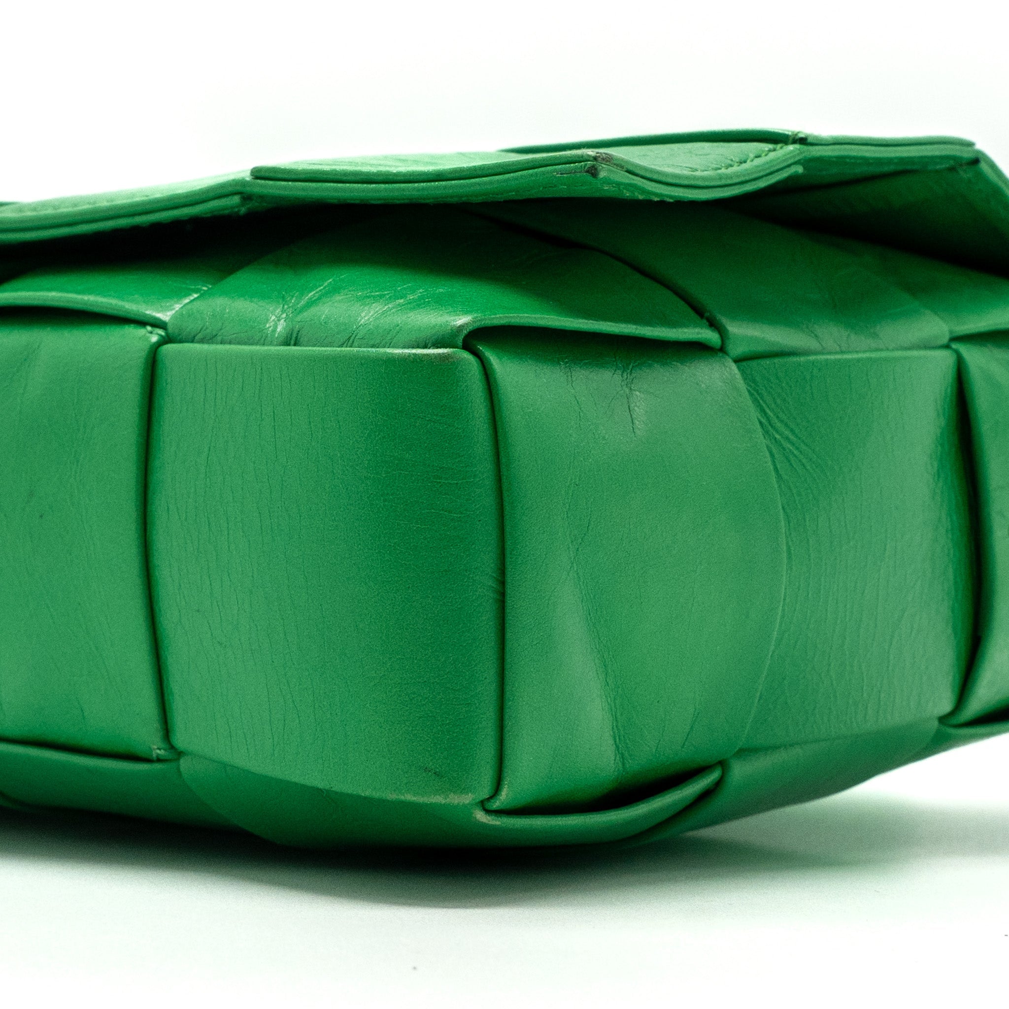 BOTTEGA VENETA CASSETTE LEATHER GREEN SHW