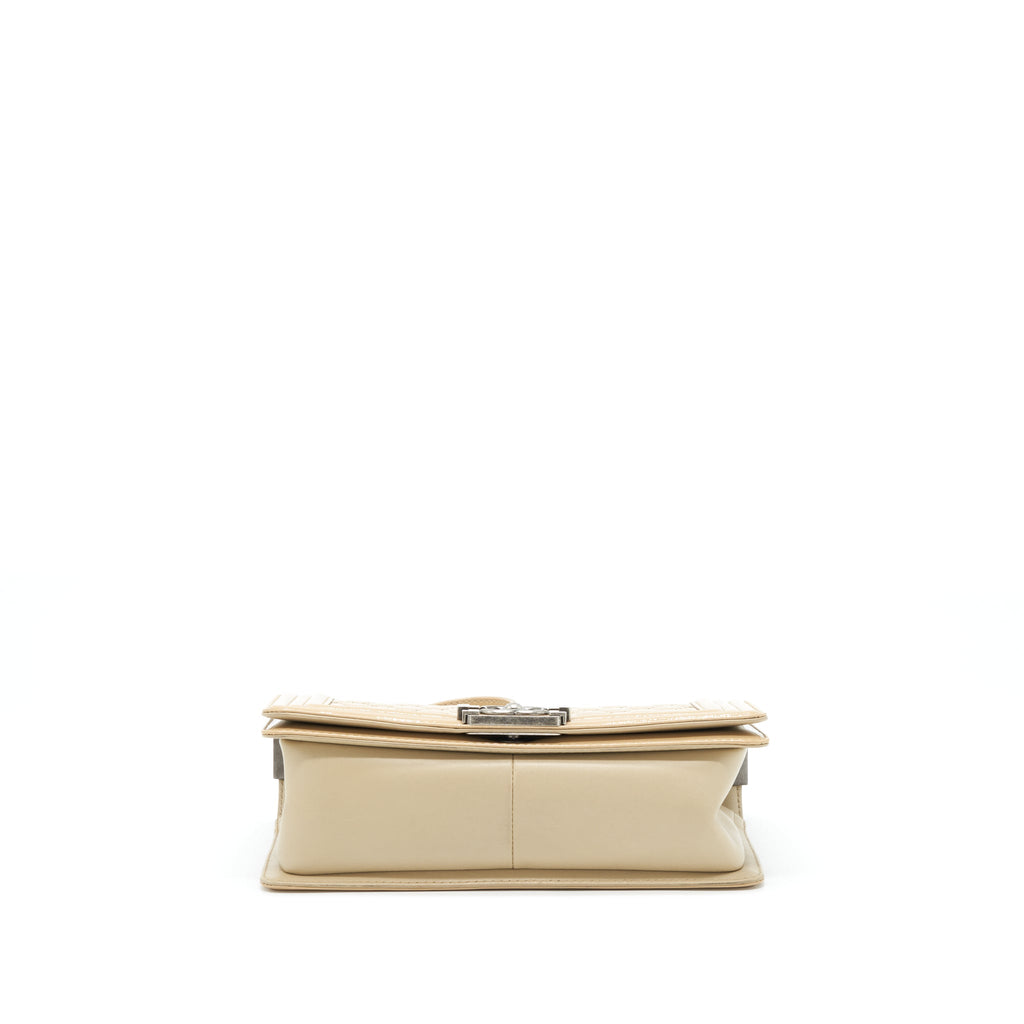CHANEL MEDIUM BOY PATENT LIGHT BEIGE RUTHENIUM SLIVER HARDWARE