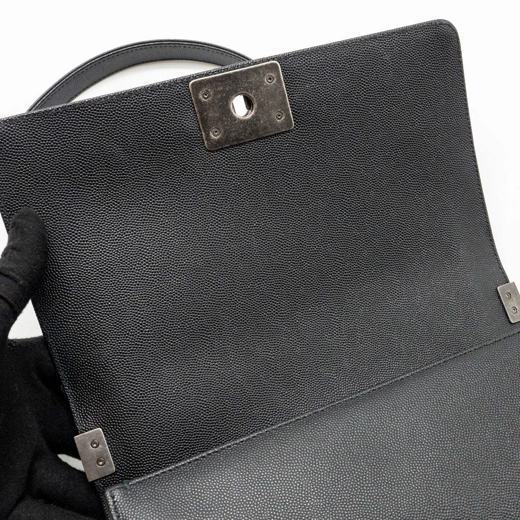 CHANEL MEDIUM BOY BAG CAVIAR BLACK RUTHENIUM HARDWARE