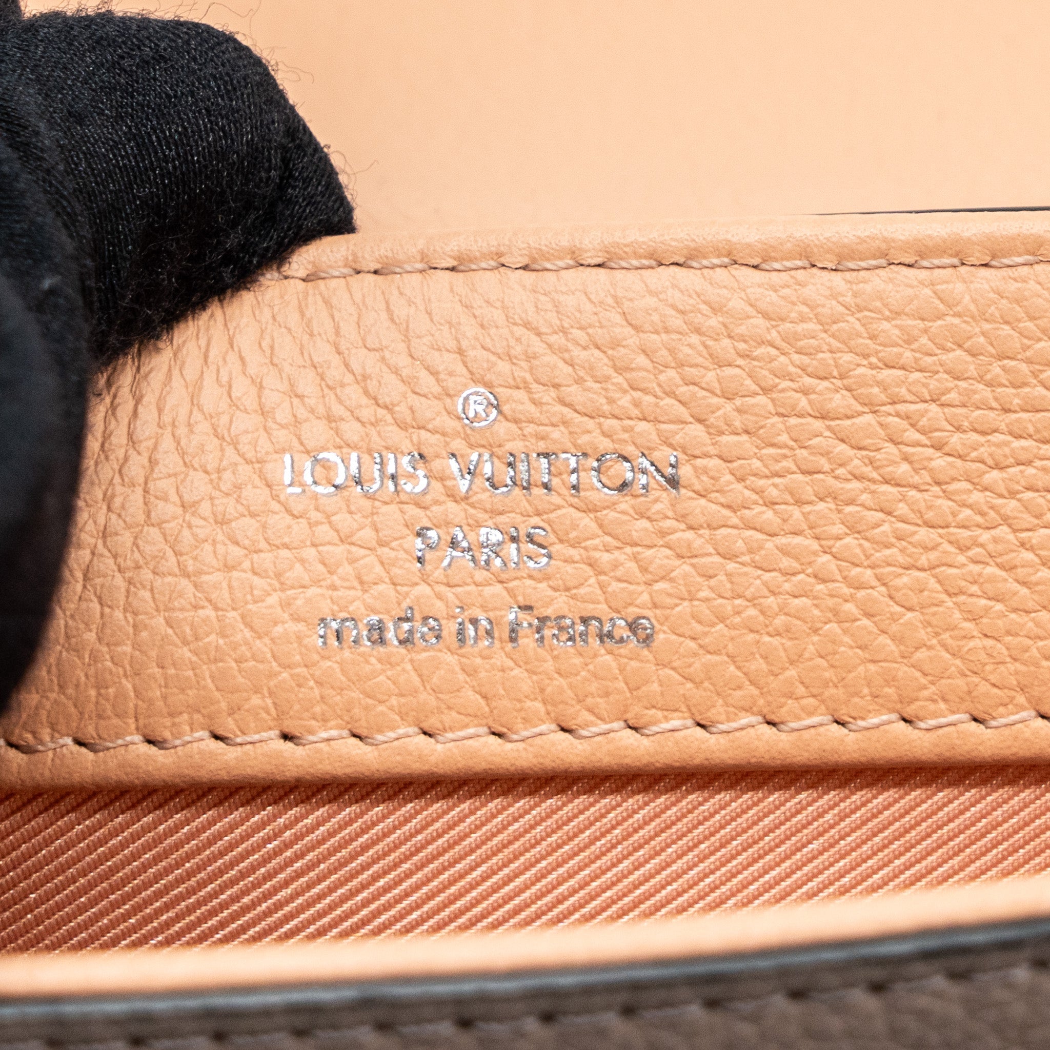 LOUIS VUITTON LOCK ME II BB CALFSKIN MULTICOLOR SHW