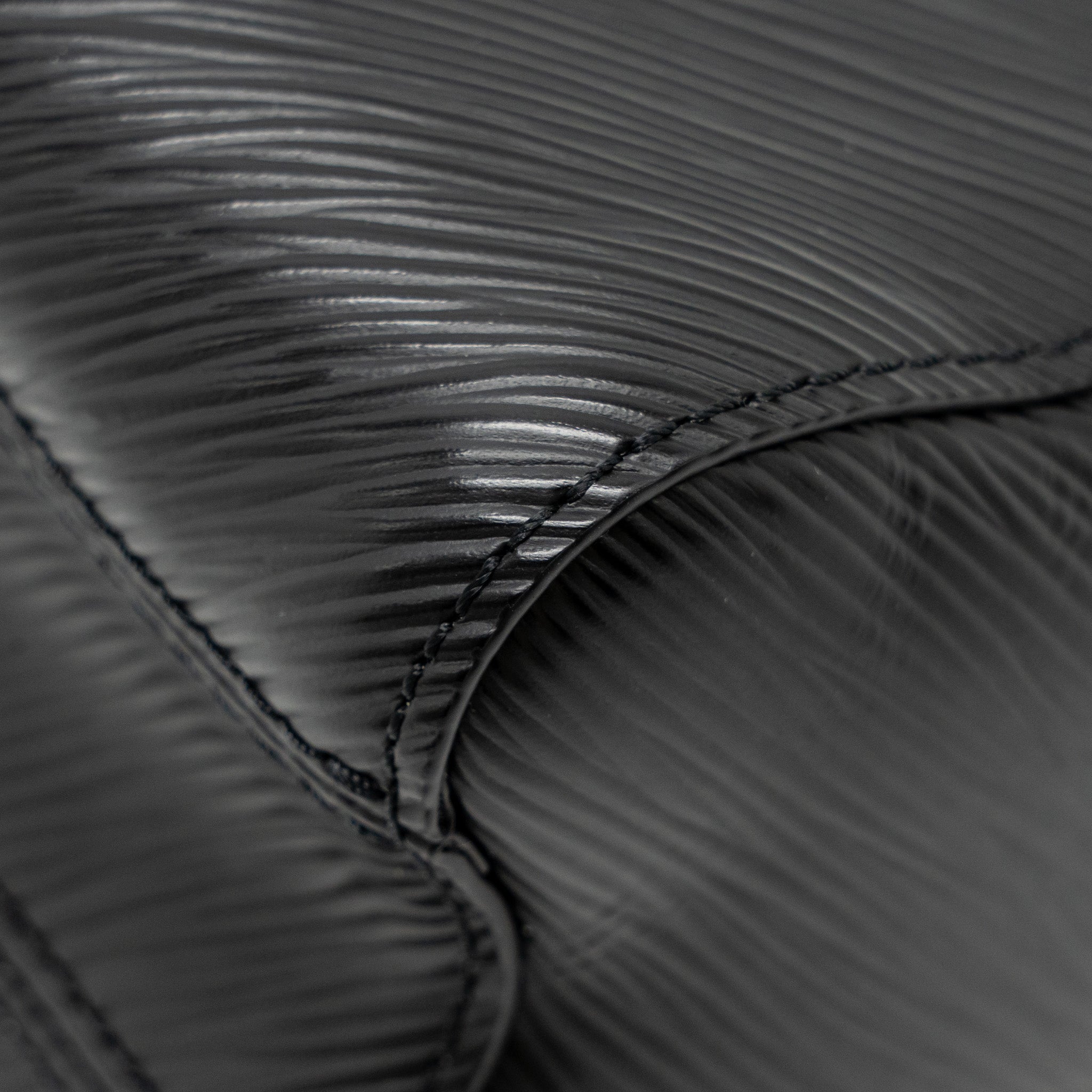 LOUIS VUITTON TWIST PM EPI LEATHER BLACK SHW