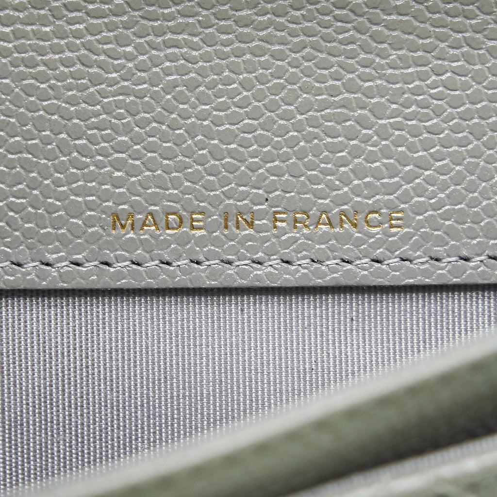 CHANEL BOY FLAP CARD HOLDER CAVIAR LIGHT GREY LGHW