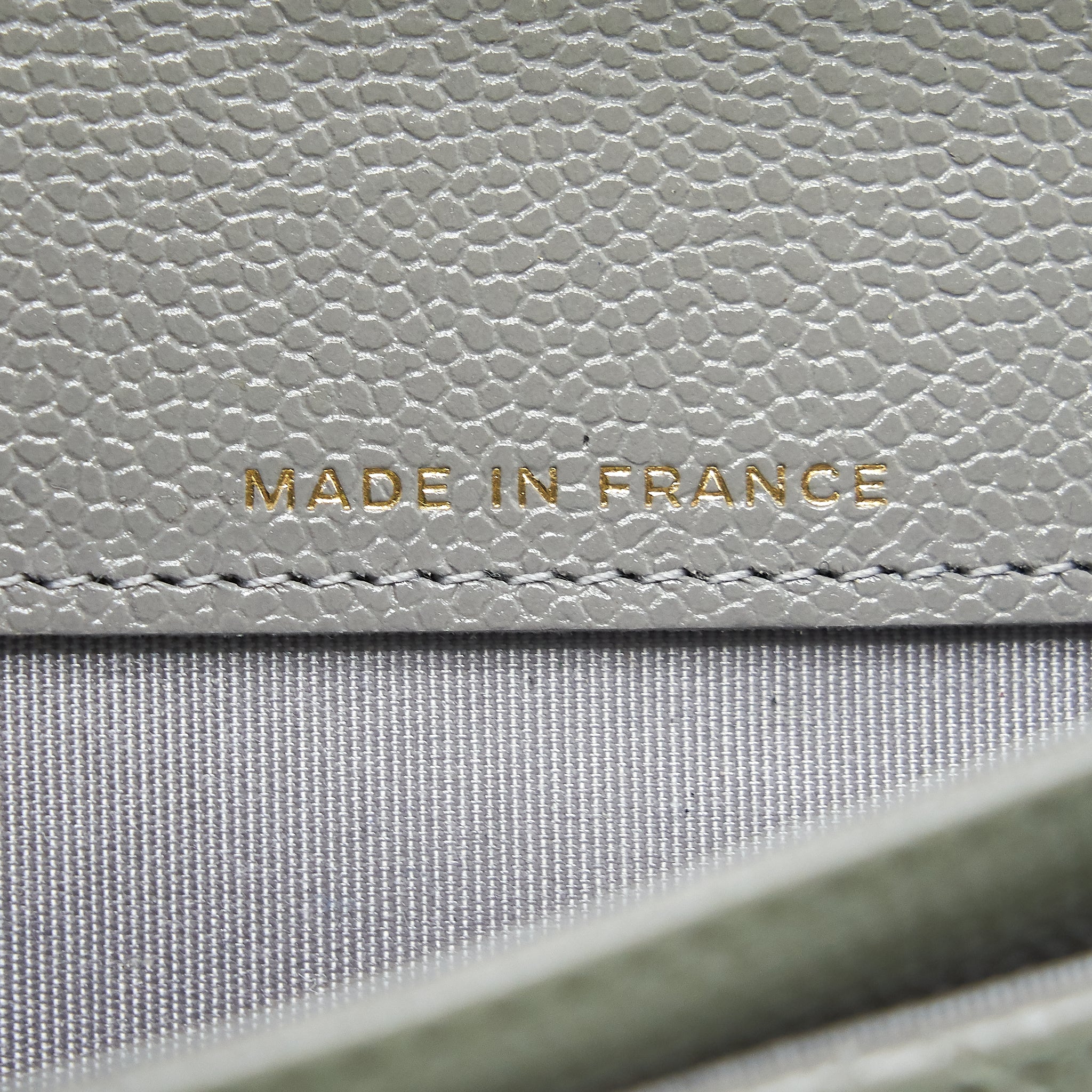 CHANEL BOY FLAP CARD HOLDER CAVIAR LIGHT GREY LGHW
