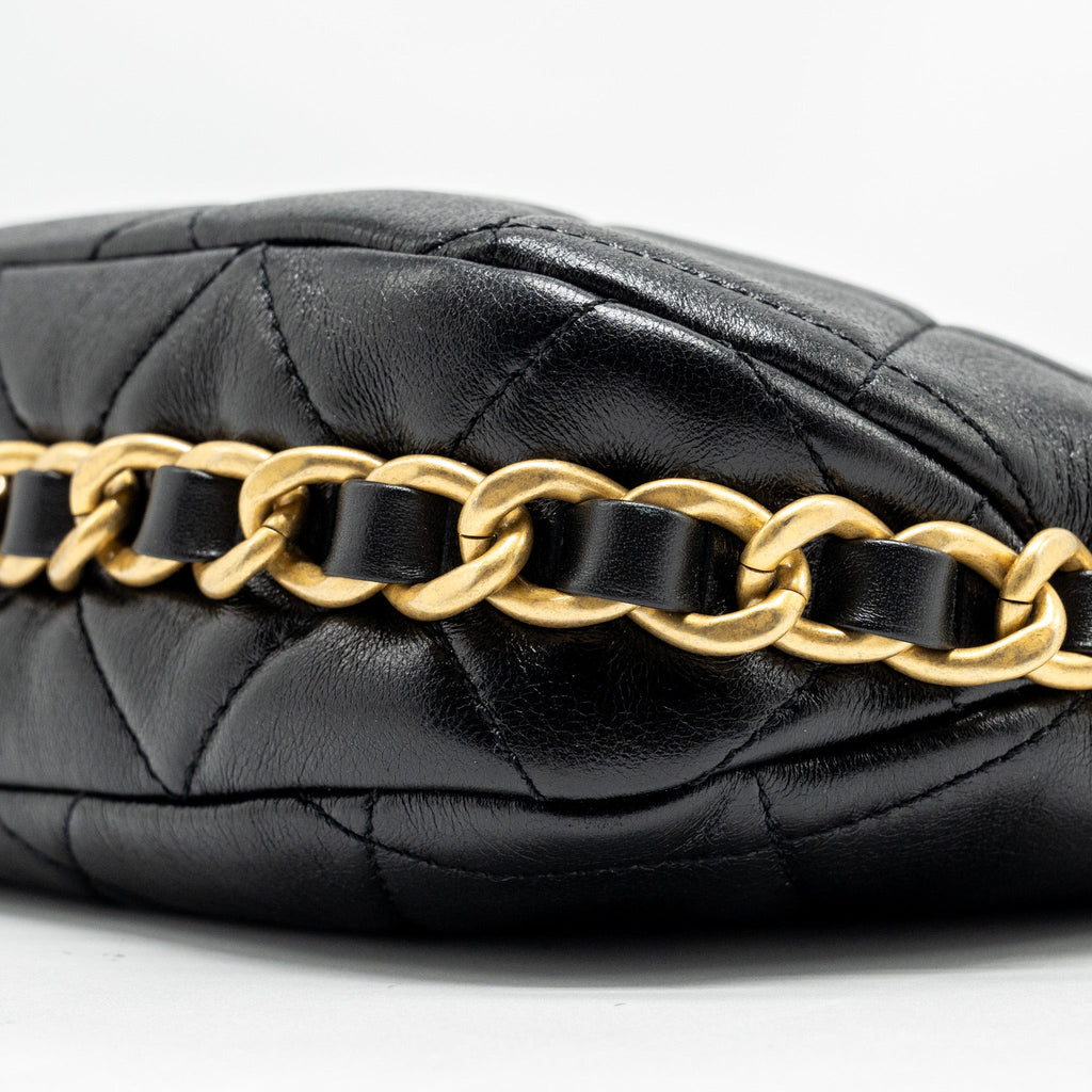 CHANEL 23K HOBO BAG WITH ADJUSTABLE CHAIN LAMBKIN BLACK GHW (MICROCHIP)