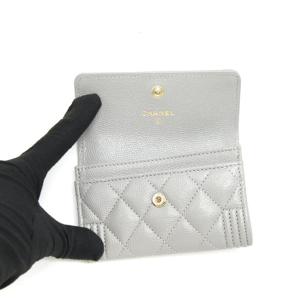 CHANEL BOY FLAP CARD HOLDER CAVIAR LIGHT GREY LGHW
