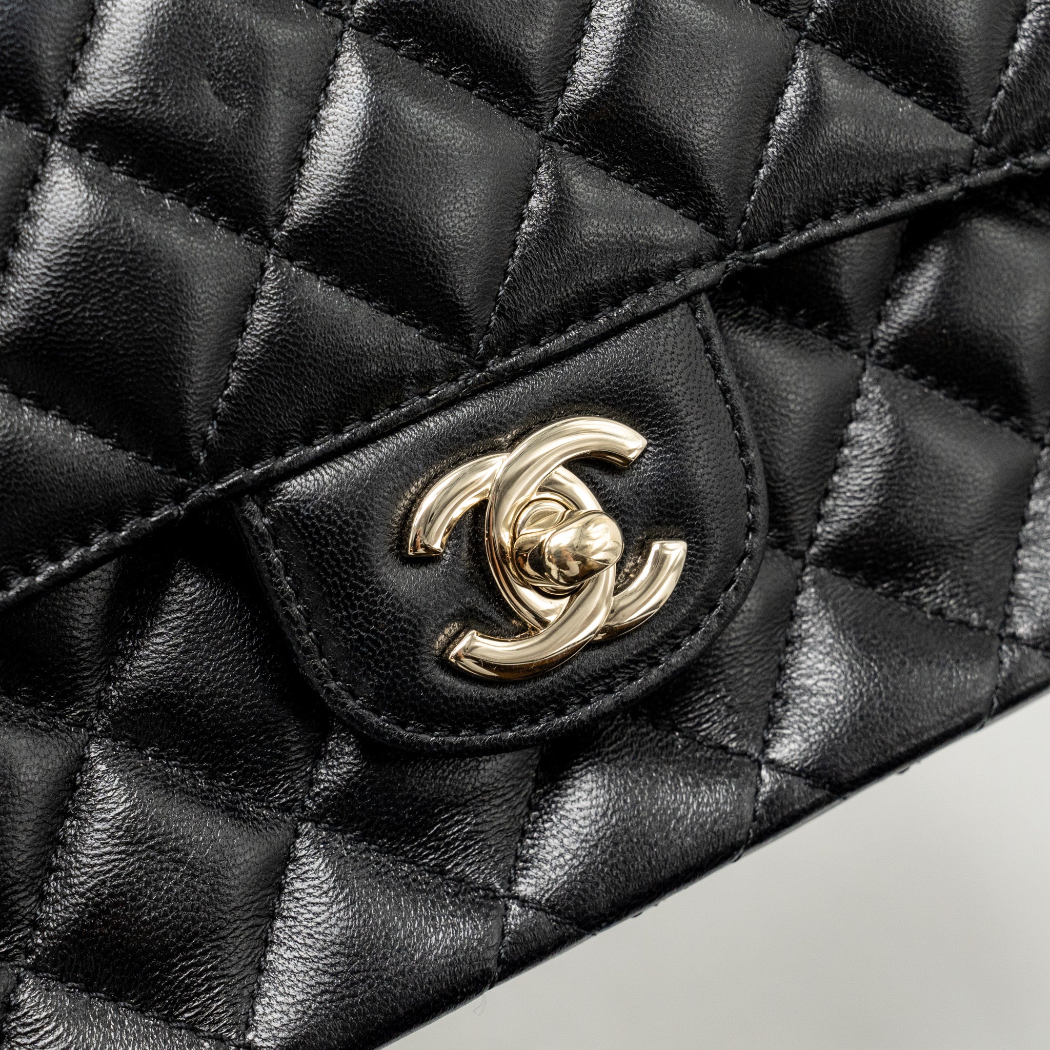 CHANEL 23A CRYSTAL TOP HANDLE FLAP BAG SHINY LAMBSKIN BLACK LGHW(MICROCHIP)
