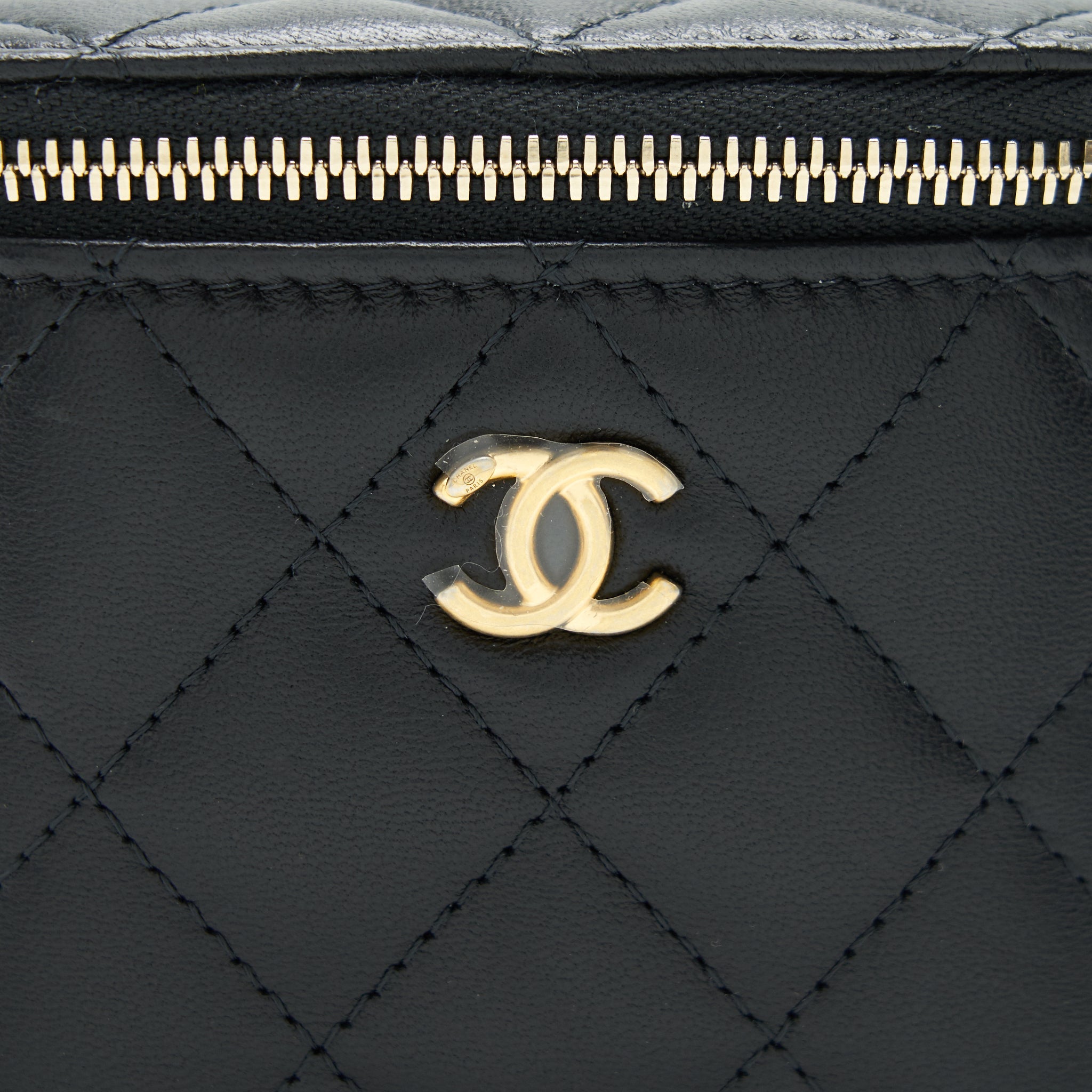 CHANEL 22C PEARL CRUSH MINI VANITY WITH CHAIN LAMBSKIN BLACK GHW