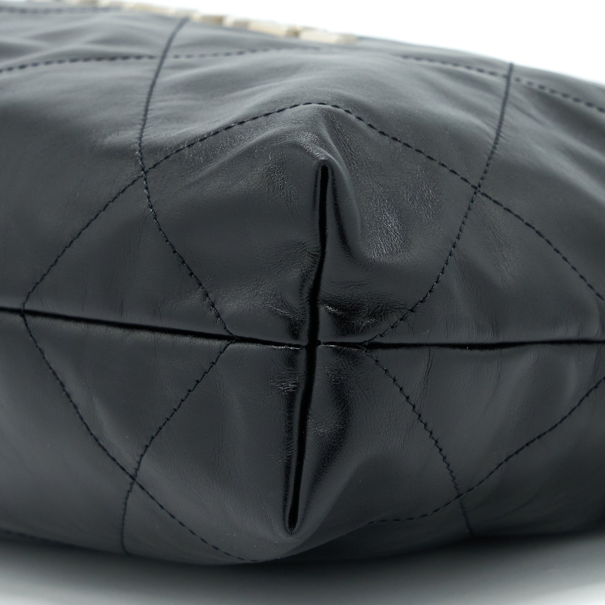 CHANEL SMALL 22 BAG CALFSKIN BLACK SHW(MICROCHIP)