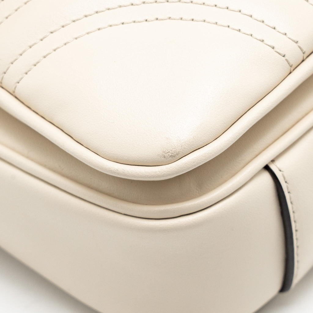 GUCCI MEDIUM GG MARMONT SHOULDER BAG WHITE MATELASSE CHEVRON LEATHER WITH WHITE HARDWARE