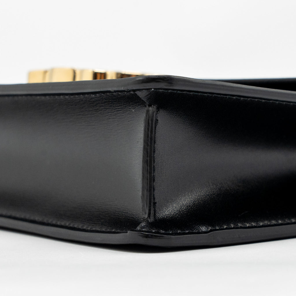 CELINE TRIOMPHE WALLET ON CHAIN MARGO SHINY CALFSKIN BLACK GHW