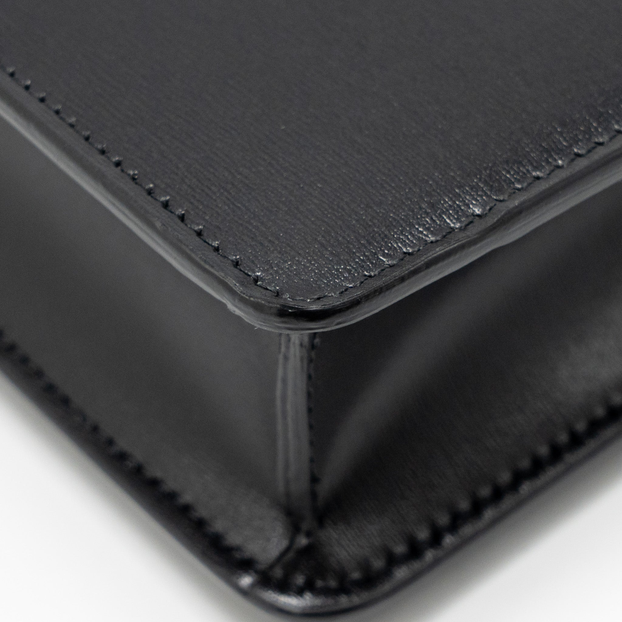 CELINE TRIOMPHE WALLET ON CHAIN MARGO SHINY CALFSKIN BLACK GHW