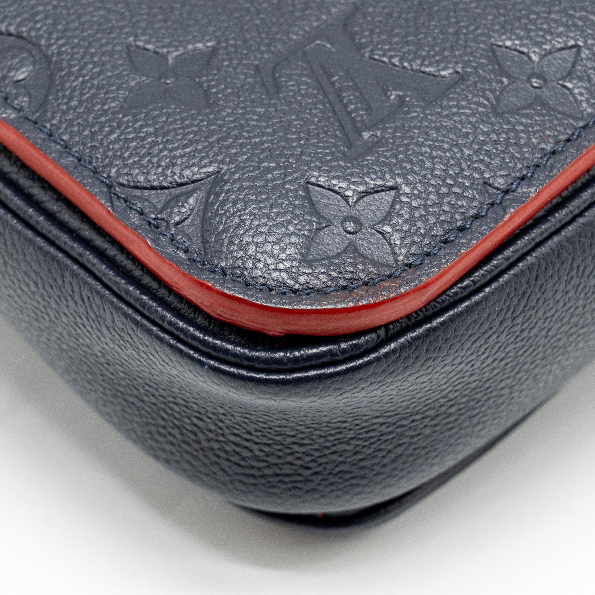 LOUIS VUITTON POCHETTE METIS MONOGRAM EMPREINETE NAVY GHW