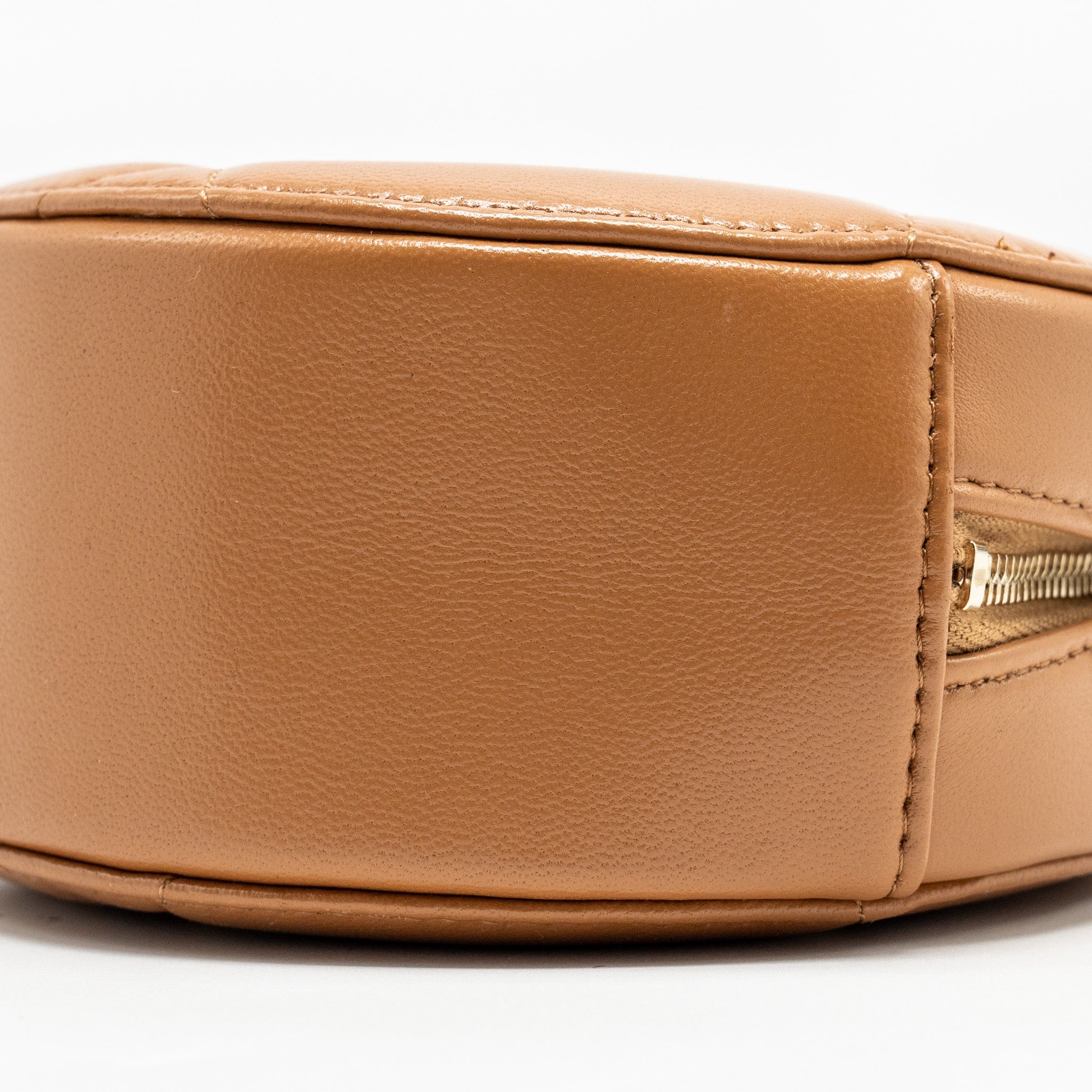 CHANEL 19 ROUND CLUTCH WITH CHAIN LAMBSKIN CARAMEL MULTICOLOUR HARDWARE (MICROCHIP)