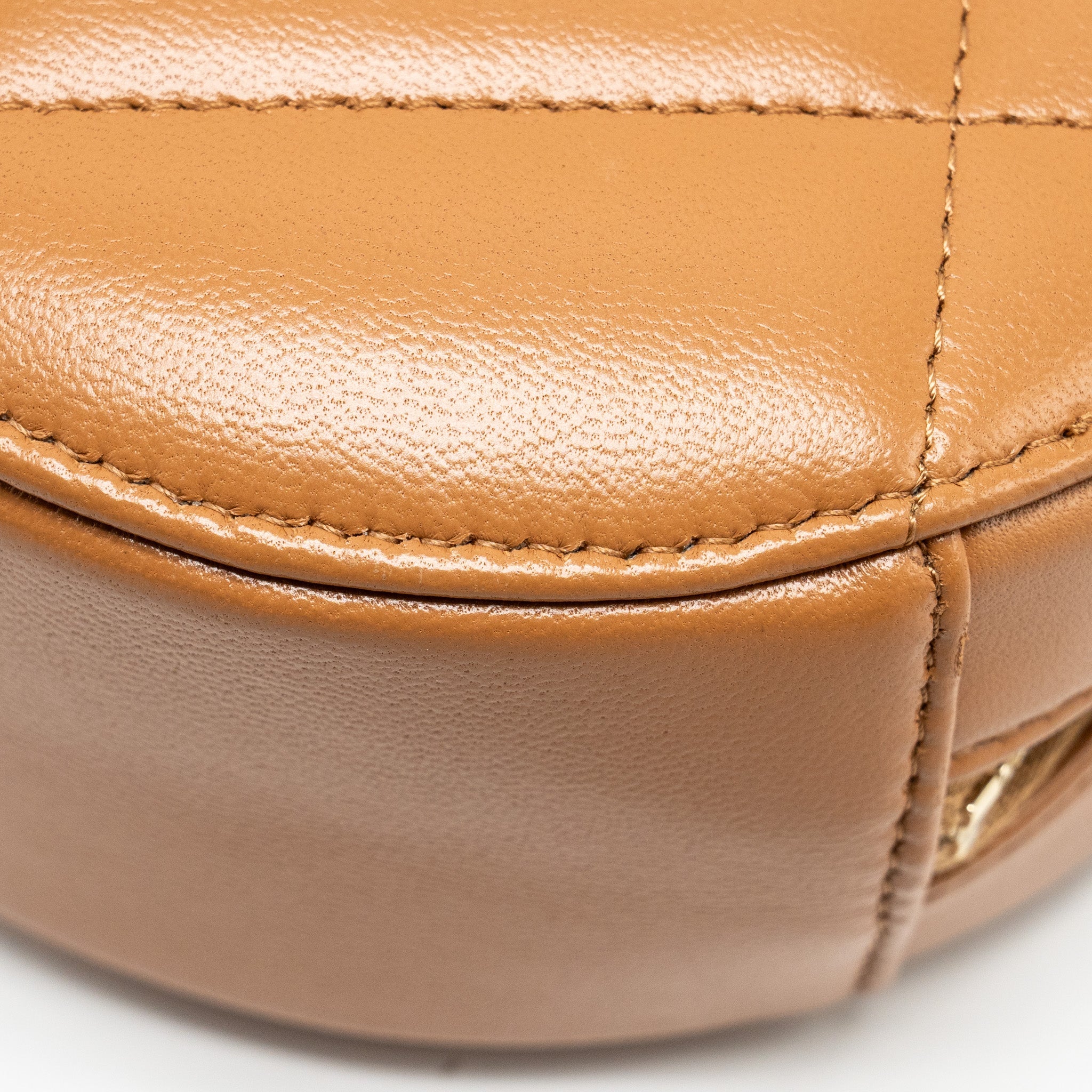 CHANEL 19 ROUND CLUTCH WITH CHAIN LAMBSKIN CARAMEL MULTICOLOUR HARDWARE (MICROCHIP)