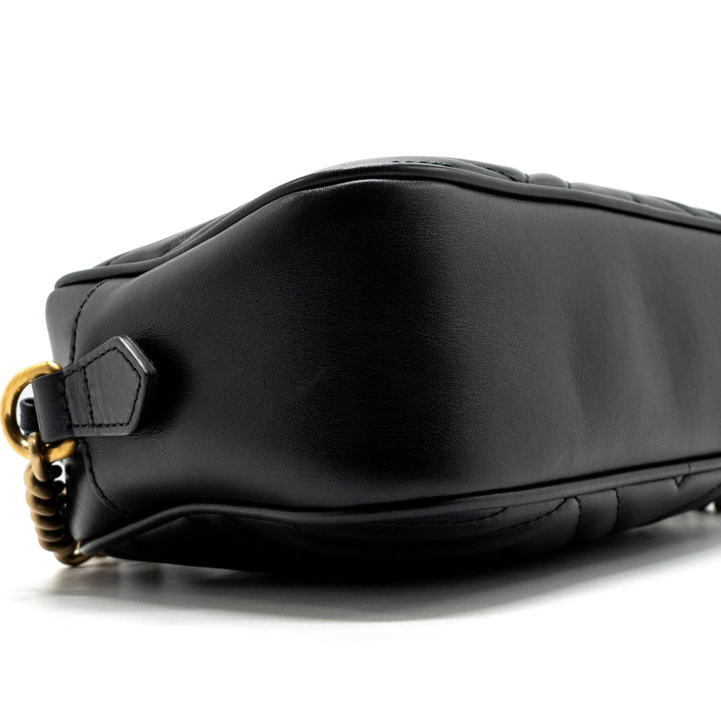 GUCCI GG MARMONT SMALL MATELASSÉ SHOULDER BAG