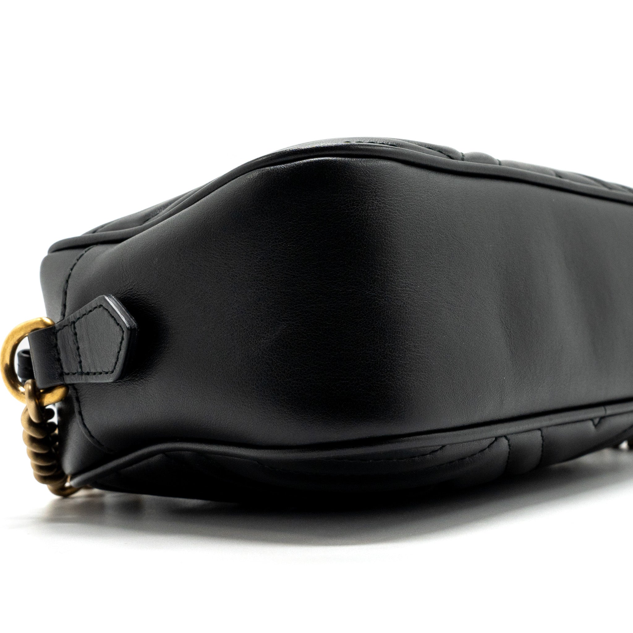 GUCCI GG MARMONT SMALL MATELASSÉ SHOULDER BAG